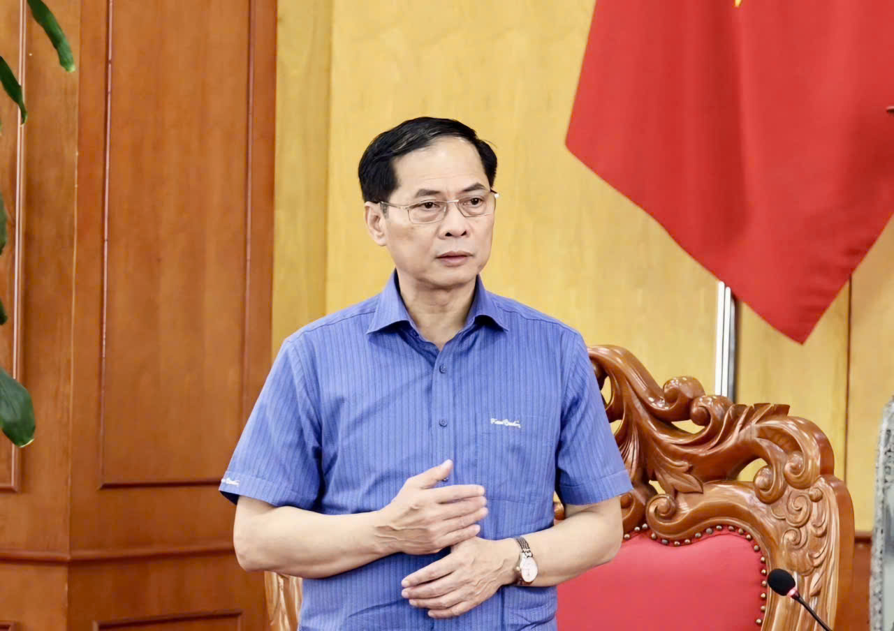 Khẩn trương khắc phục sạt lở đường, ổn định cuộc sống người d&acirc;n sau b&atilde;o lũ tại Lạng Sơn- Ảnh 1.