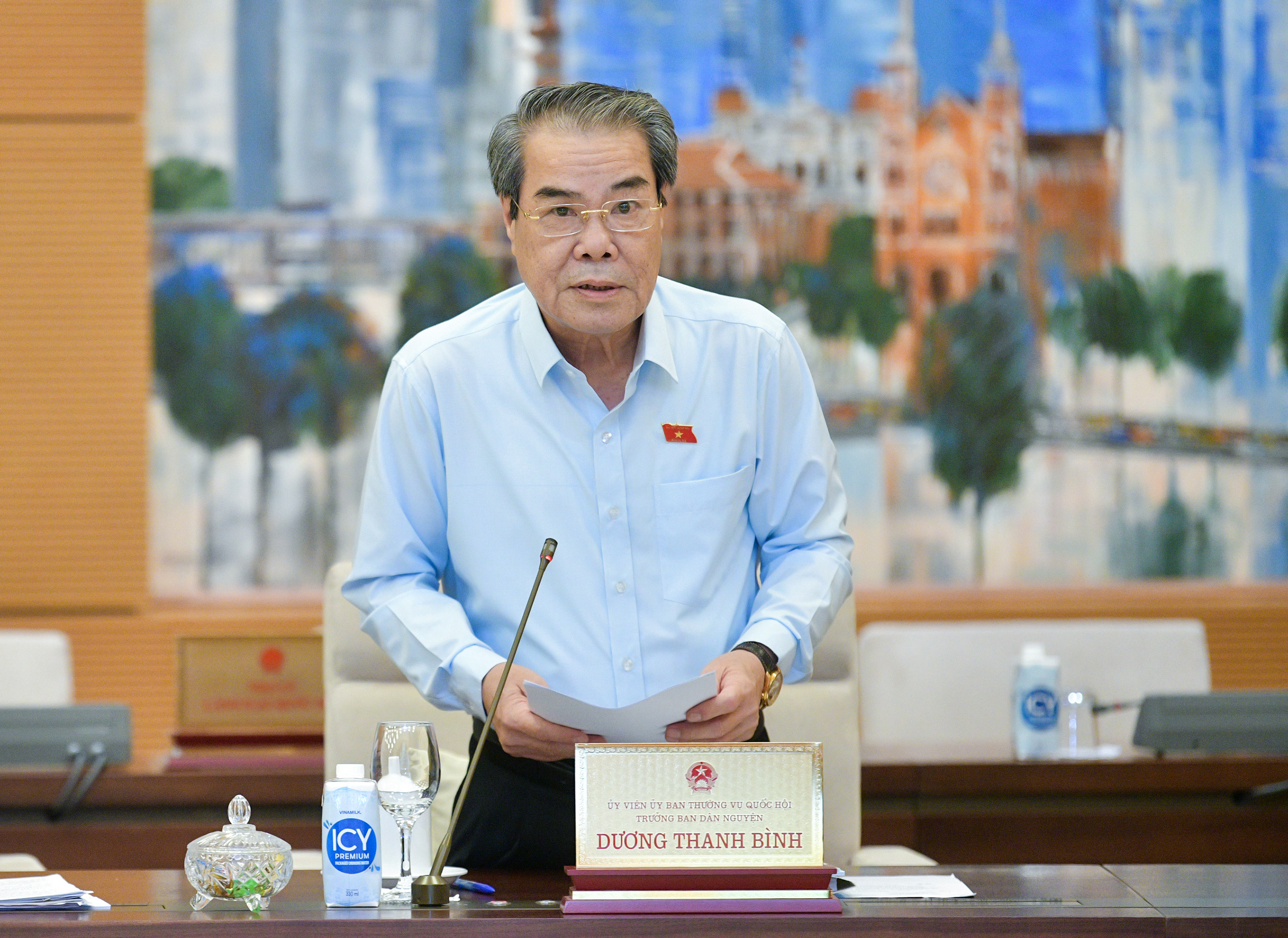 Cử tri mong người d&acirc;n v&ugrave;ng b&atilde;o lũ sớm kh&ocirc;i phục sản xuất, ổn định cuộc sống- Ảnh 2.