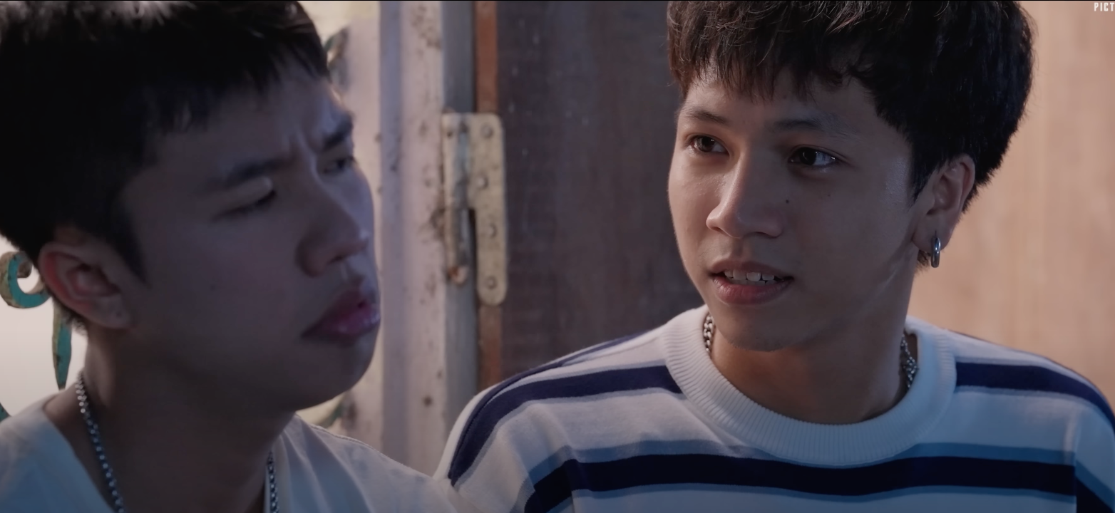 Đi giữa trời rực rỡ tập 32: Gia đình phá sản, Chải gượng cười chia tay Pu để về bản- Ảnh 4. Đi giữa trời rực rỡ tập 32: Gia đình phá sản, Chải gượng cười chia tay Pu để về bản- Ảnh 4.