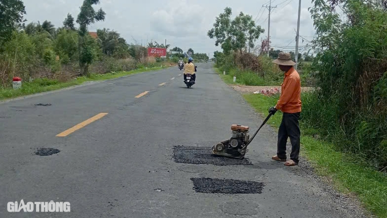 Khẩn trương khắc phục hư hỏng quốc lộ 1 qua C&agrave; Mau sau phản &aacute;nh của B&aacute;o Giao th&ocirc;ng- Ảnh 2.