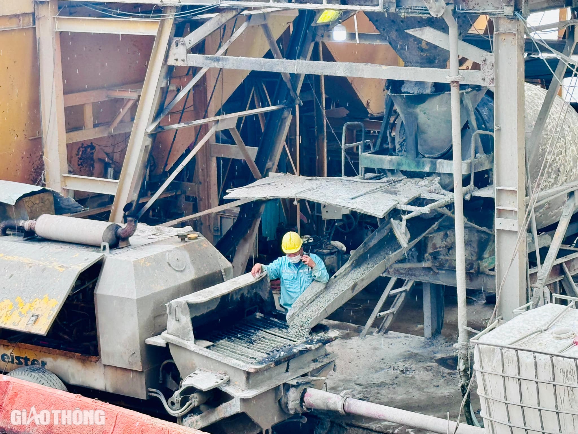 Cận cảnh hợp long hai nhịp chính cầu Nhơn Trạch- Ảnh 11. Cận cảnh hợp long hai nhịp chính cầu Nhơn Trạch- Ảnh 11.