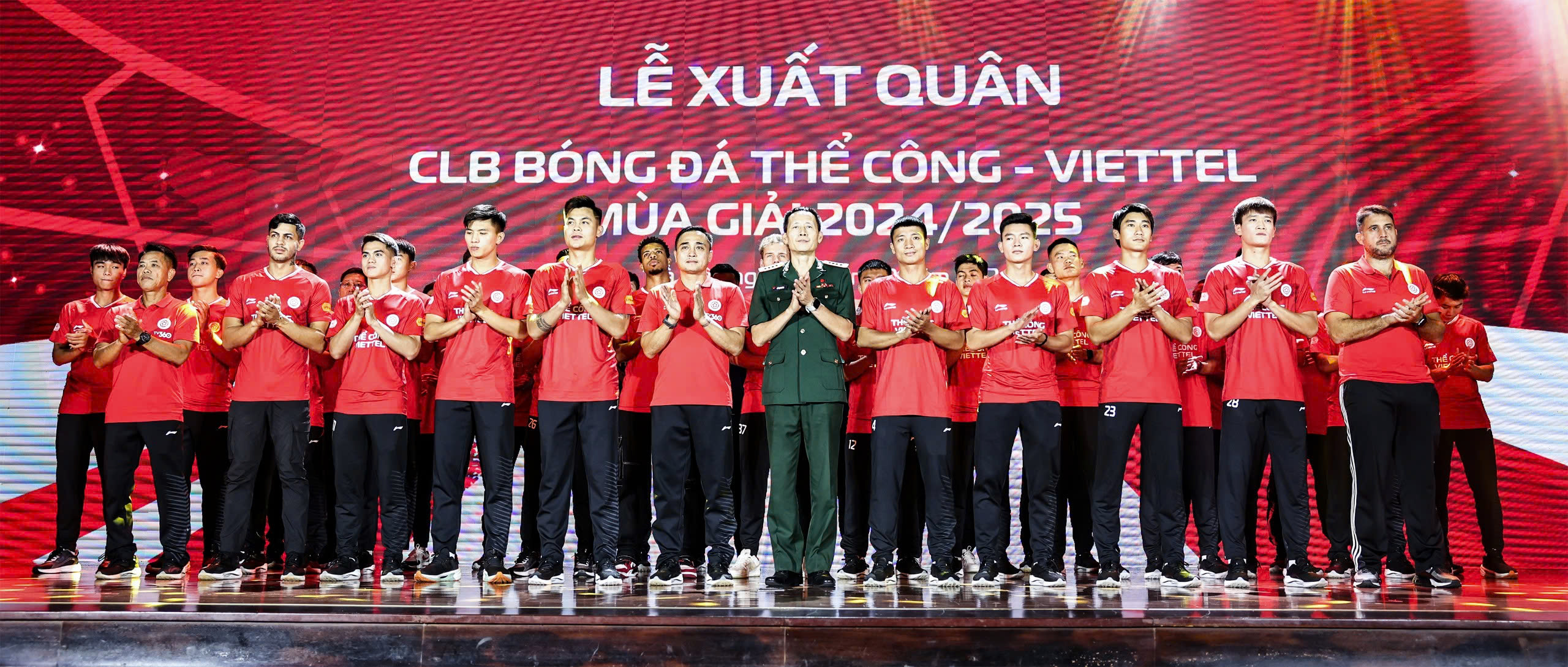 Đội b&oacute;ng nh&agrave; gi&agrave;u V-League quyết lật ng&ocirc;i vương của Nam Định- Ảnh 1.
