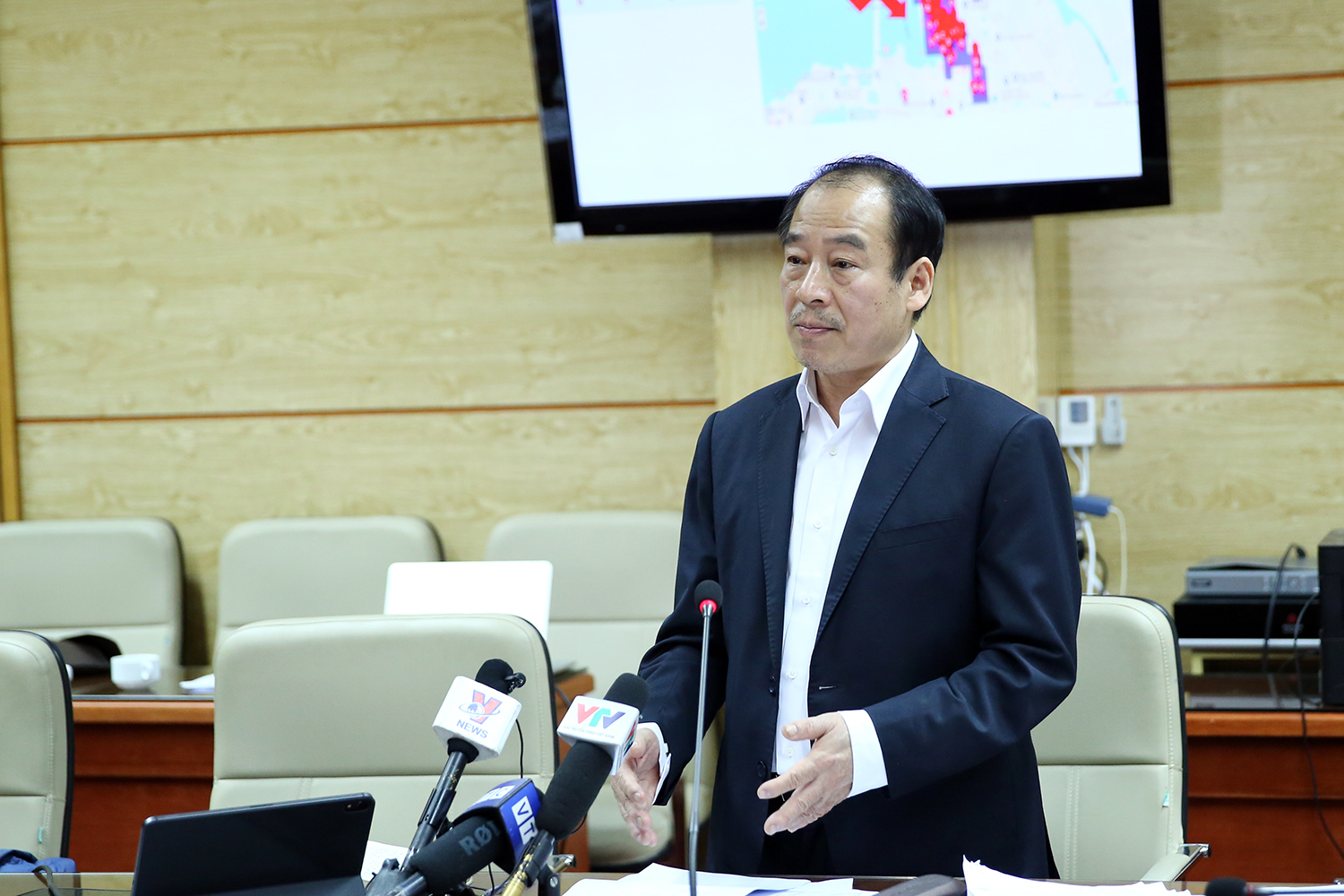 B&atilde;o tan, nước r&uacute;t, cấp thiết l&agrave;m g&igrave; để chống &ocirc; nhiễm, ph&ograve;ng dịch bệnh?- Ảnh 1.