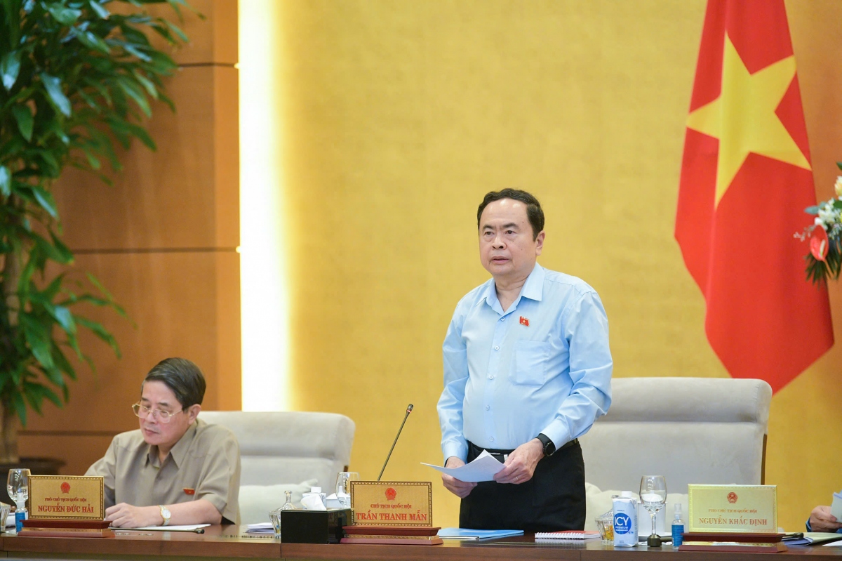 Chủ tịch Quốc hội: Tập trung cao độ th&aacute;o gỡ kh&oacute; khăn, vướng mắc về thể chế- Ảnh 1.