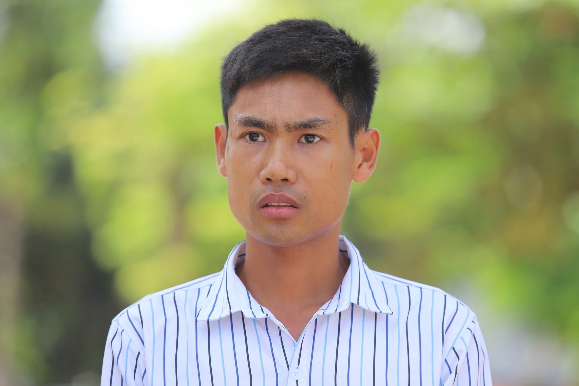 Vụ sập cầu Phong Ch&acirc;u: Đường đến trường bớt c&aacute;ch trở nhờ c&oacute; những b&aacute;c t&agrave;i thiện t&acirc;m- Ảnh 1.