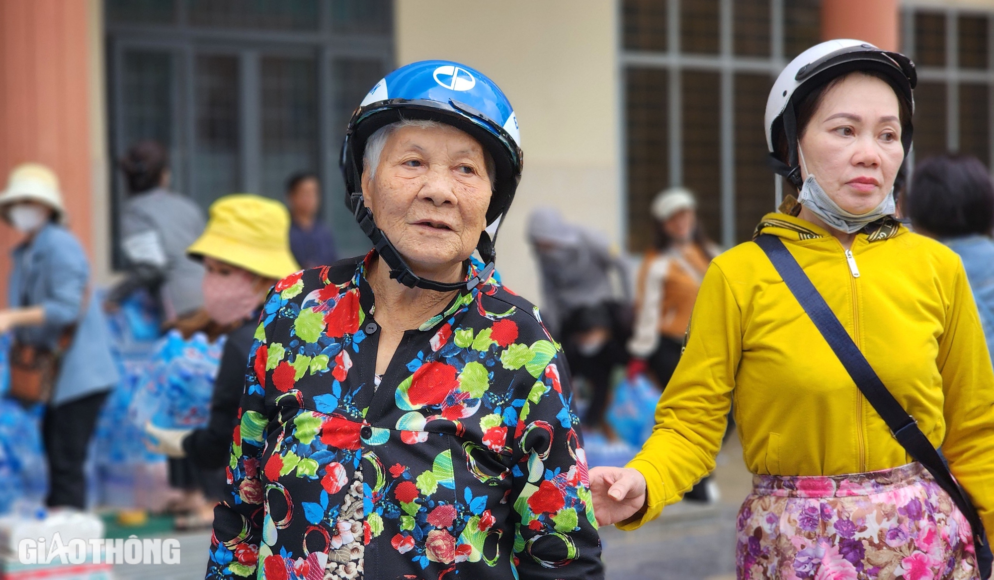 Những chuyến xe chạy xuy&ecirc;n đ&ecirc;m, đưa tấm l&ograve;ng người d&acirc;n T&acirc;y Nguy&ecirc;n ra Bắc- Ảnh 3.
