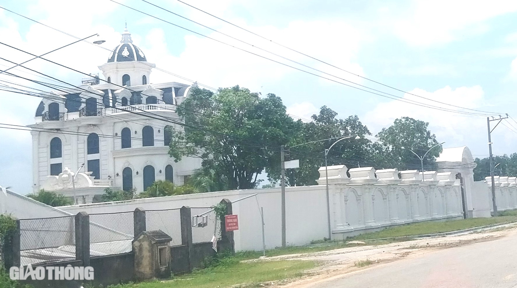 Sẽ cưỡng chế biệt thự xây trái phép ở Bình Thuận- Ảnh 1. Sẽ cưỡng chế biệt thự xây trái phép ở Bình Thuận- Ảnh 1.