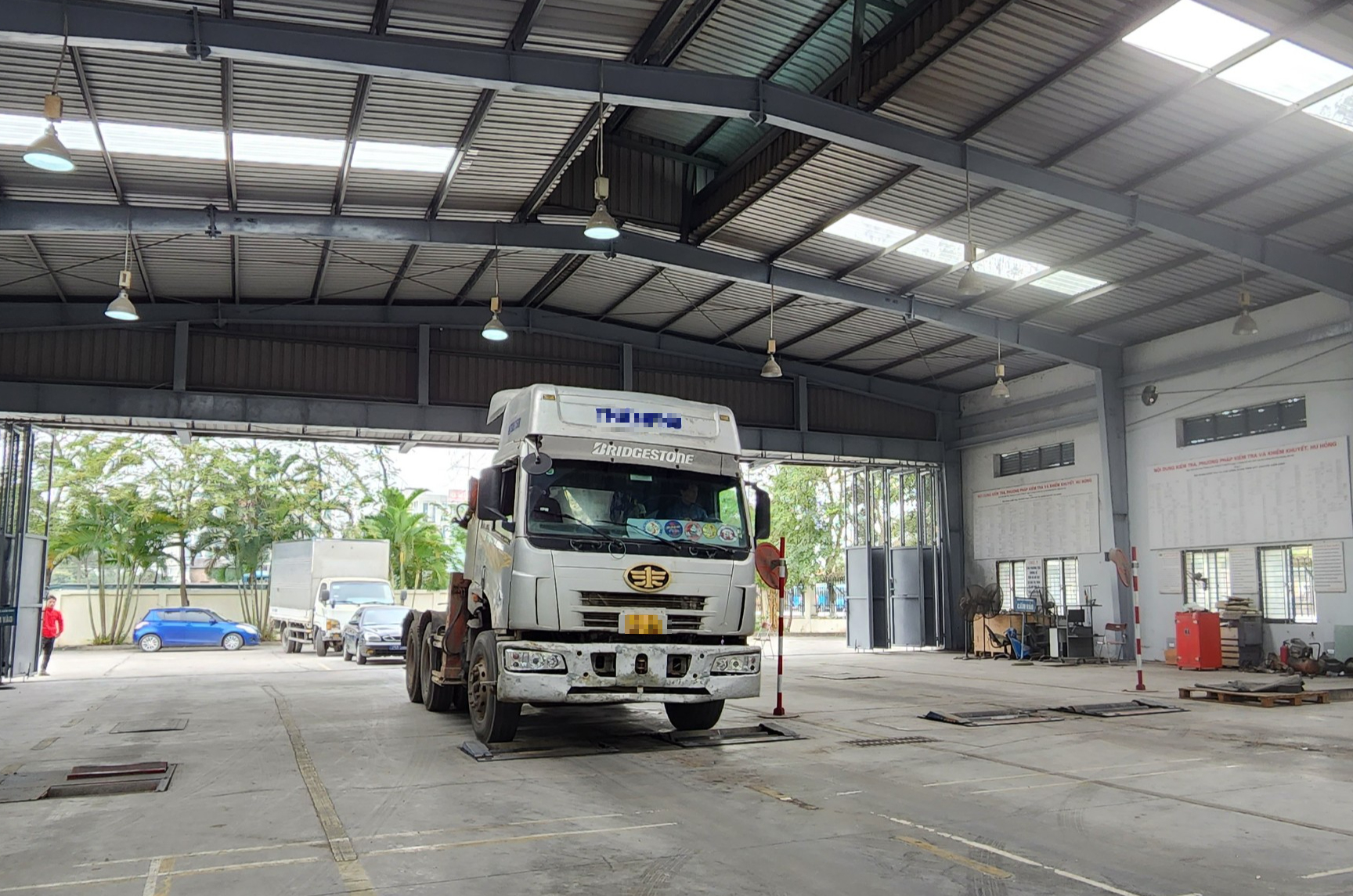 Đề xuất bỏ quy định mất giấy chứng nhận cải tạo &ocirc; t&ocirc; phải b&aacute;o c&ocirc;ng an- Ảnh 1.