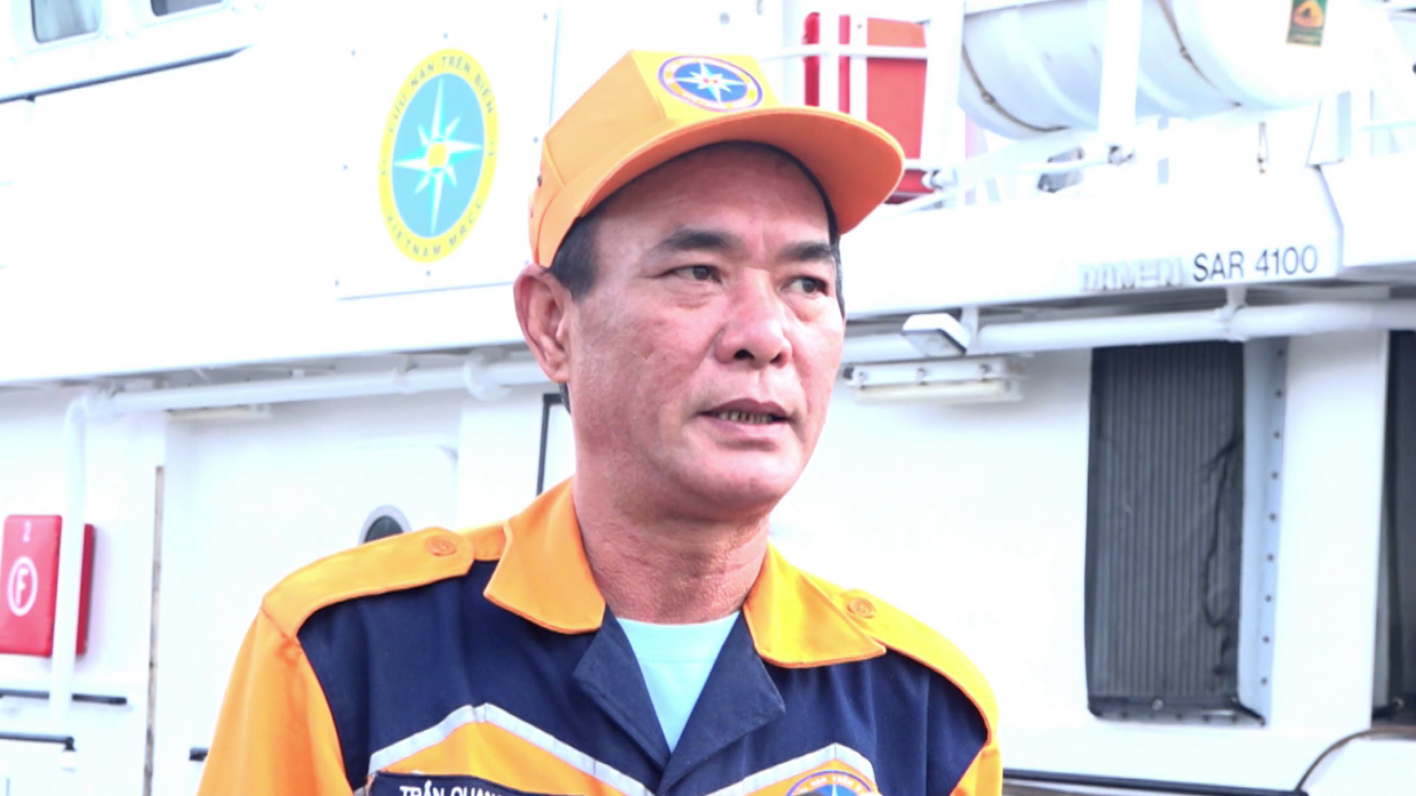 Thuyền trưởng t&agrave;u SAR 412: &ldquo;Ch&uacute;ng t&ocirc;i kh&ocirc;ng c&oacute; thời gian để sợ!&rdquo;- Ảnh 1.