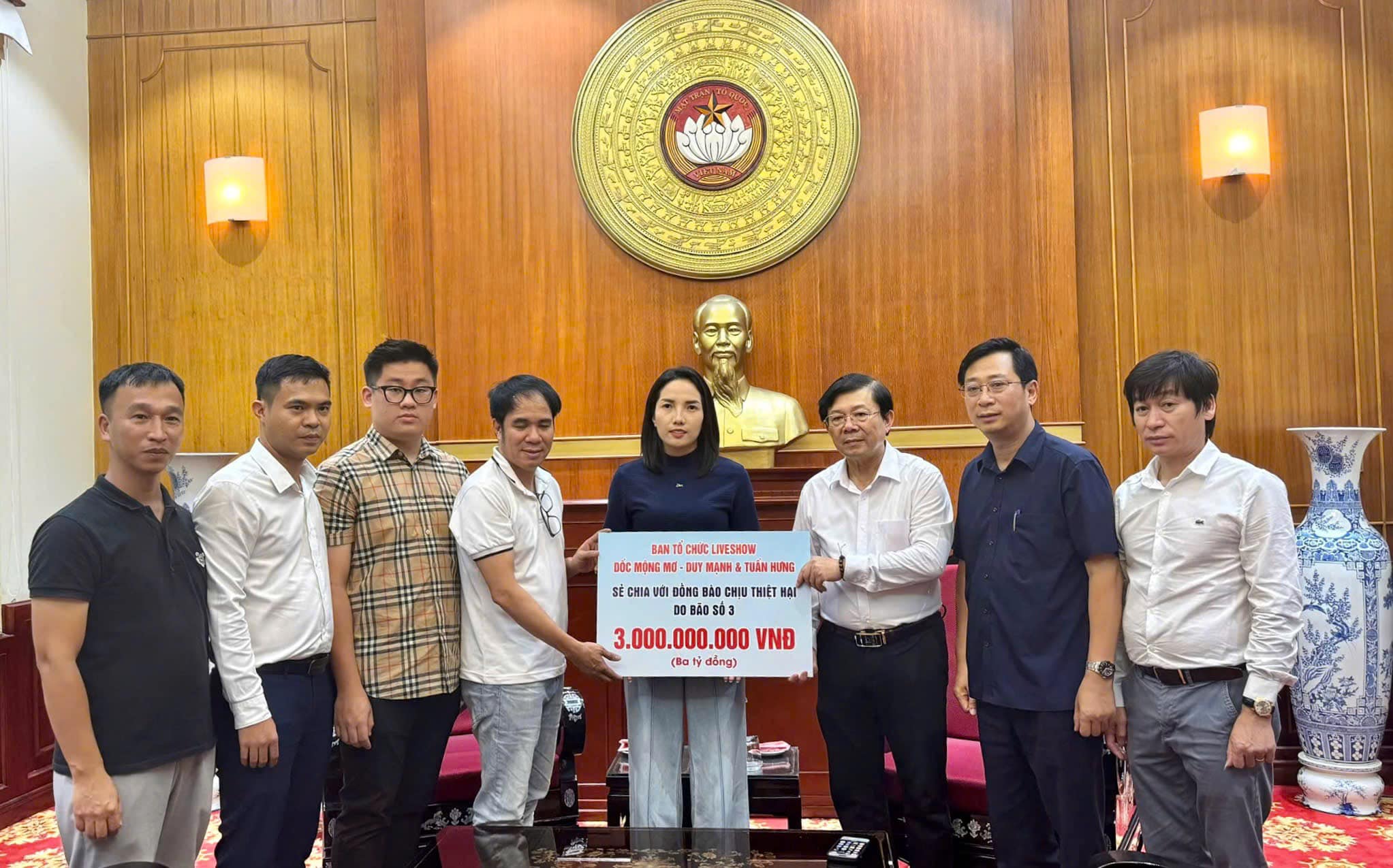 Ca sĩ Tuấn Hưng: Tôi bất ngờ khi câu đùa với anh Duy Mạnh được thực hiện- Ảnh 1. Ca sĩ Tuấn Hưng: Tôi bất ngờ khi câu đùa với anh Duy Mạnh được thực hiện- Ảnh 1.