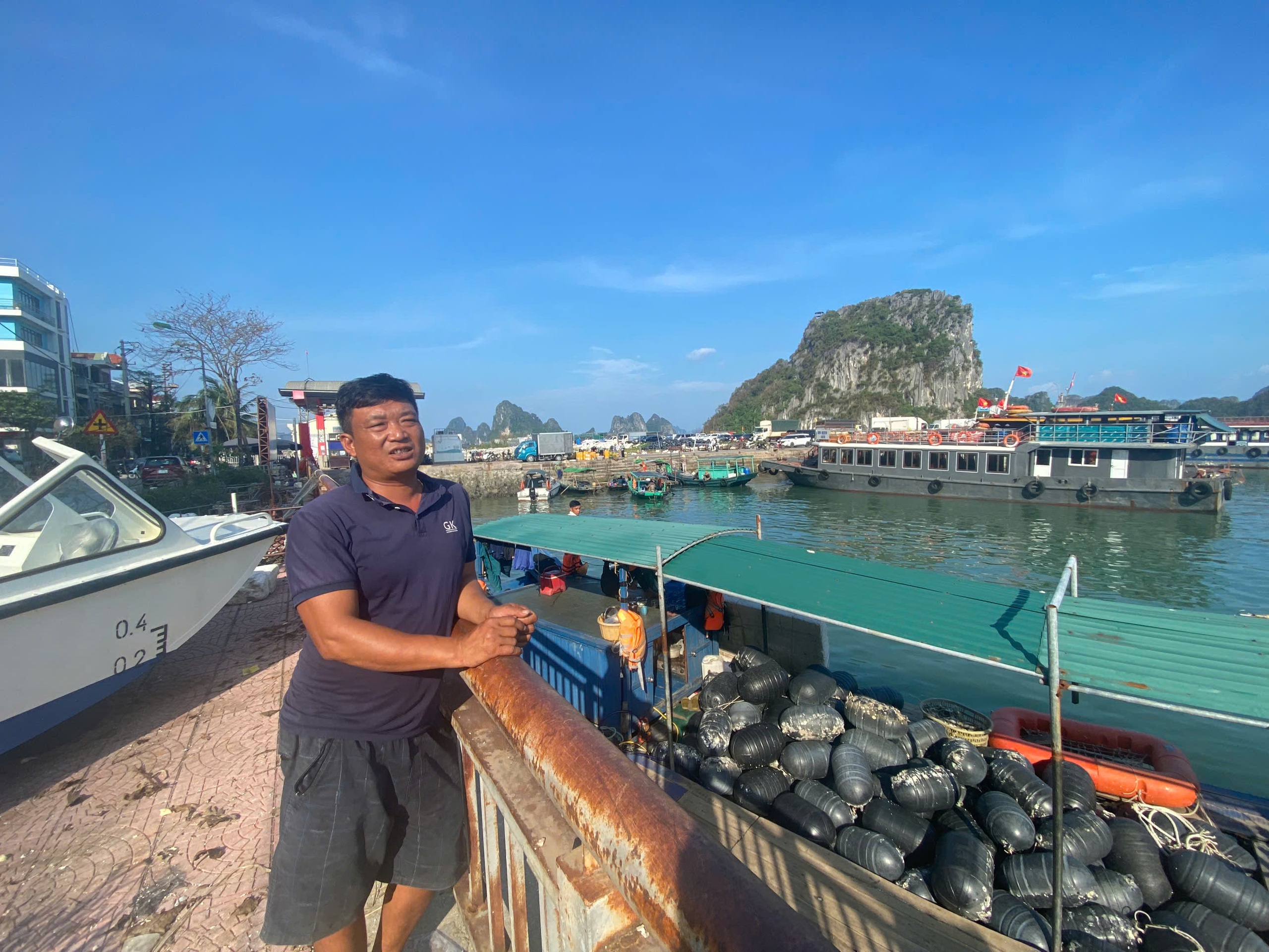 Ngư d&acirc;n Quảng Ninh "kh&oacute;c r&ograve;ng" sau b&atilde;o dữ, nhiều tỷ ph&uacute; bỗng trắng tay- Ảnh 2.