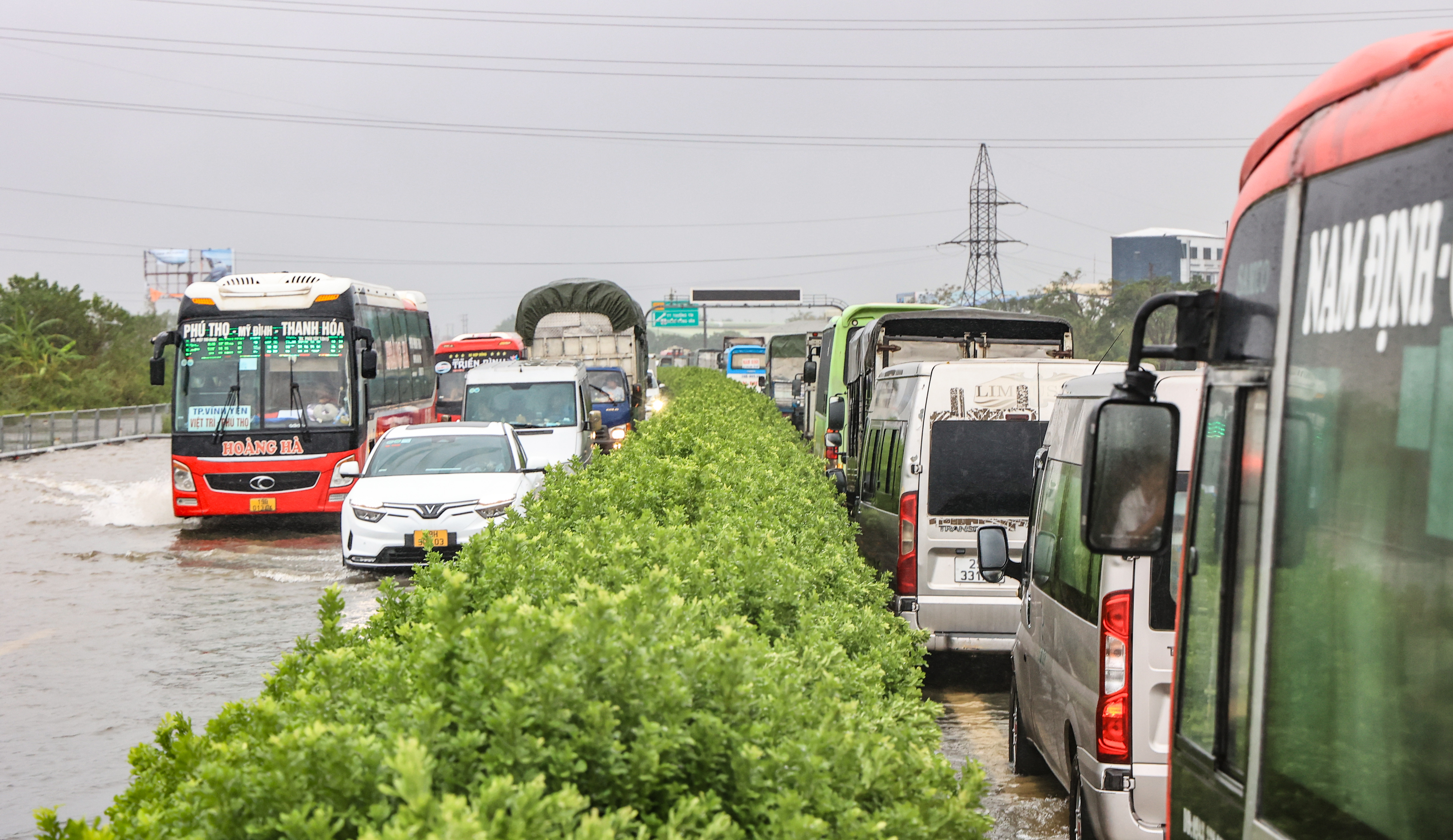 Từ s&aacute;ng nay (14/9), &ocirc; t&ocirc; 4 chỗ c&oacute; thể lưu th&ocirc;ng tr&ecirc;n cao tốc Ph&aacute;p V&acirc;n - Cầu Giẽ- Ảnh 1.