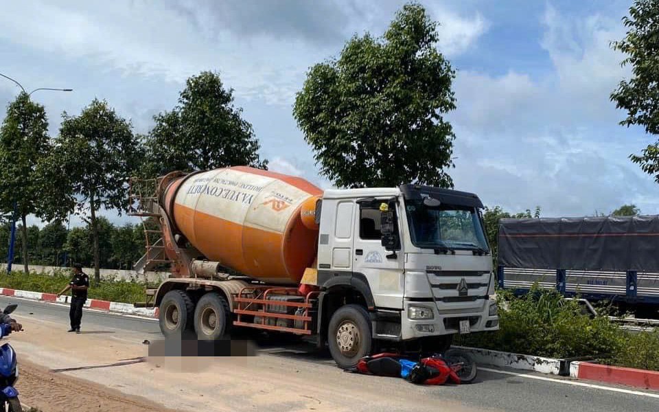 Nam sinh tử vong thương t&acirc;m sau va chạm với xe bồn