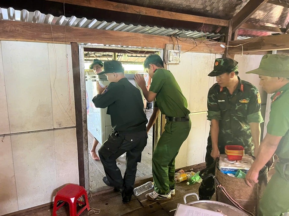 Vận động hơn 100 hộ d&acirc;n ở Sơn La di dời trước nguy cơ sạt lở- Ảnh 2.