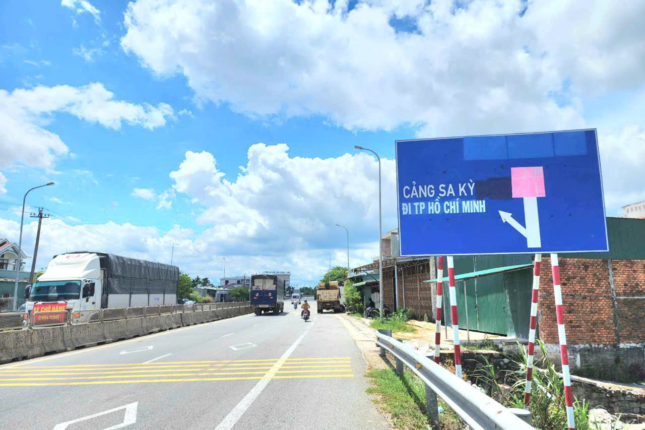 Tài xế cảm nhận ra sao khi cầu Trà Khúc 2 thông xe trở lại sau 2 tháng sửa chữa?- Ảnh 8. Tài xế cảm nhận ra sao khi cầu Trà Khúc 2 thông xe trở lại sau 2 tháng sửa chữa?- Ảnh 8.