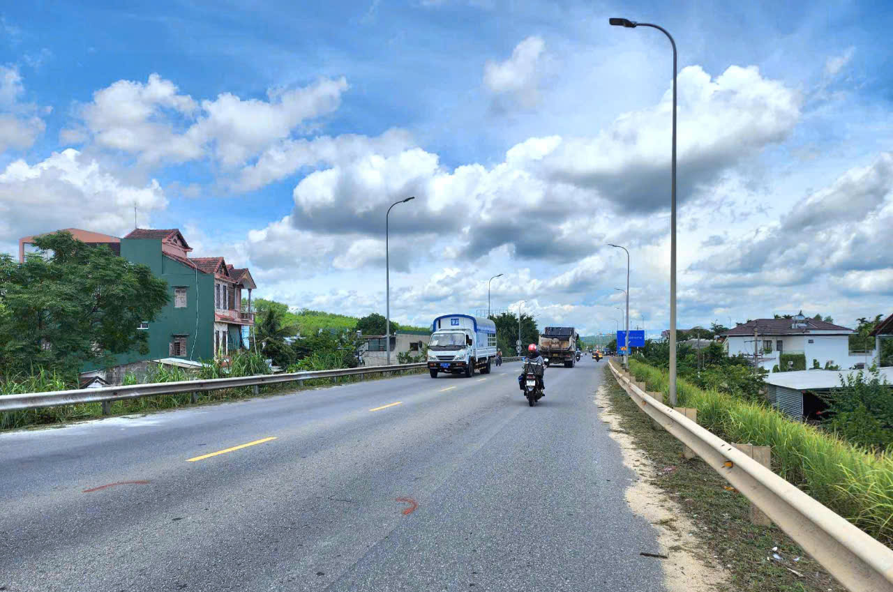 Tài xế cảm nhận ra sao khi cầu Trà Khúc 2 thông xe trở lại sau 2 tháng sửa chữa?- Ảnh 5. Tài xế cảm nhận ra sao khi cầu Trà Khúc 2 thông xe trở lại sau 2 tháng sửa chữa?- Ảnh 5.