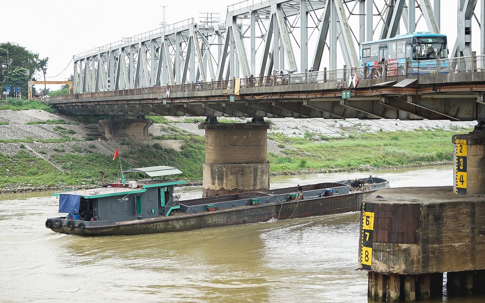 Thông tuyến vận tải thủy qua cầu Đuống- Ảnh 2. Gỡ hạn chế tại 41 cầu vượt sông phía Bắc