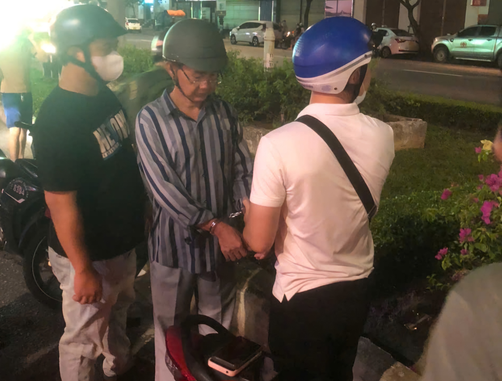 Vừa hết &aacute;n t&ugrave;, g&atilde; đ&agrave;n &ocirc;ng 52 tuổi lại h&agrave;nh nghề trộm cắp- Ảnh 1.