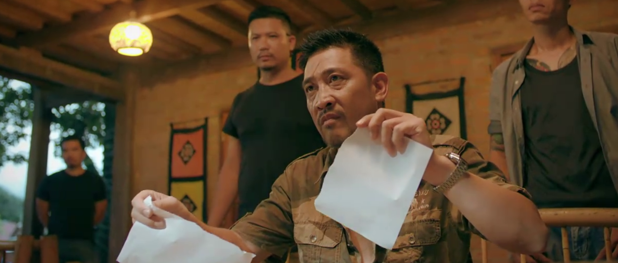 Độc đạo tập 7: Hồng t&igrave;m hiểu về qu&aacute; khứ của bố nu&ocirc;i th&ocirc;ng qua Dương "cơ bắp"- Ảnh 5.