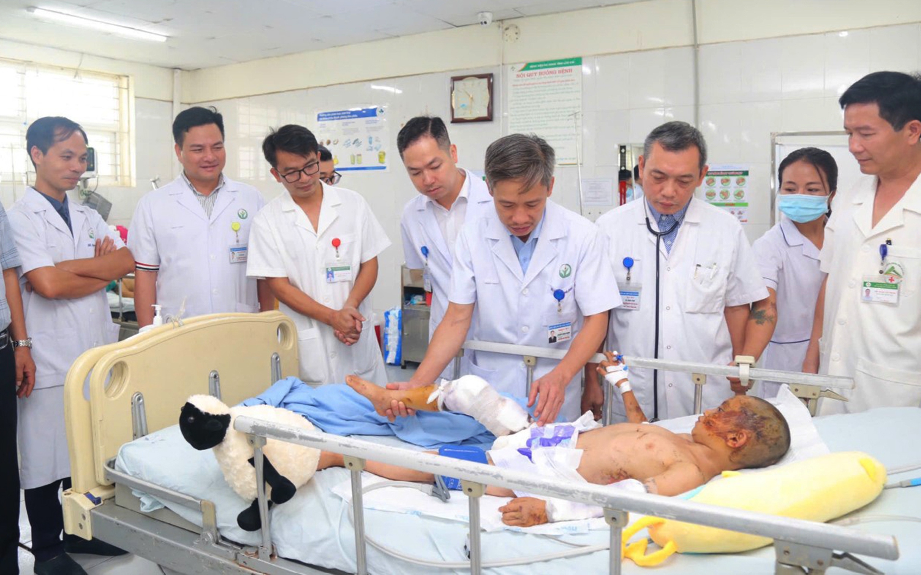 Gấp r&uacute;t ph&ograve;ng dịch bệnh sau b&atilde;o lũ