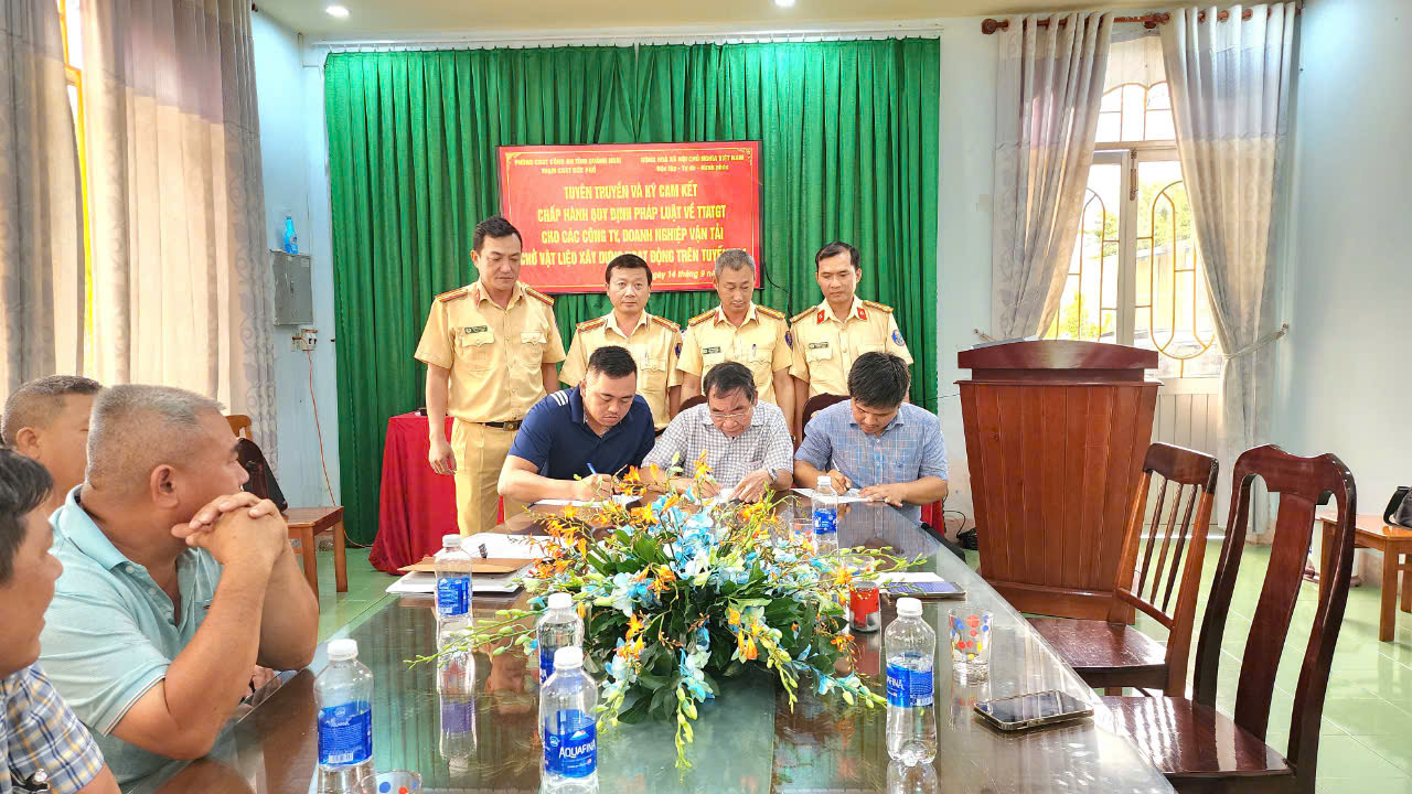 Chủ doanh nghiệp, t&agrave;i xế hiến kế chống xe qu&aacute; tải, qu&aacute; tốc độ- Ảnh 4.