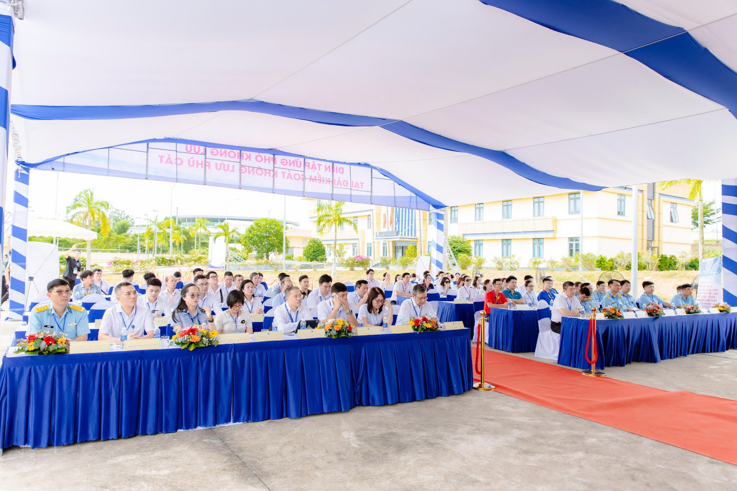 T&igrave;nh huống mất điện cabin điều h&agrave;nh bay Đ&agrave;i Kiểm so&aacute;t kh&ocirc;ng lưu Ph&ugrave; C&aacute;t được xử l&yacute; ra sao?- Ảnh 1.