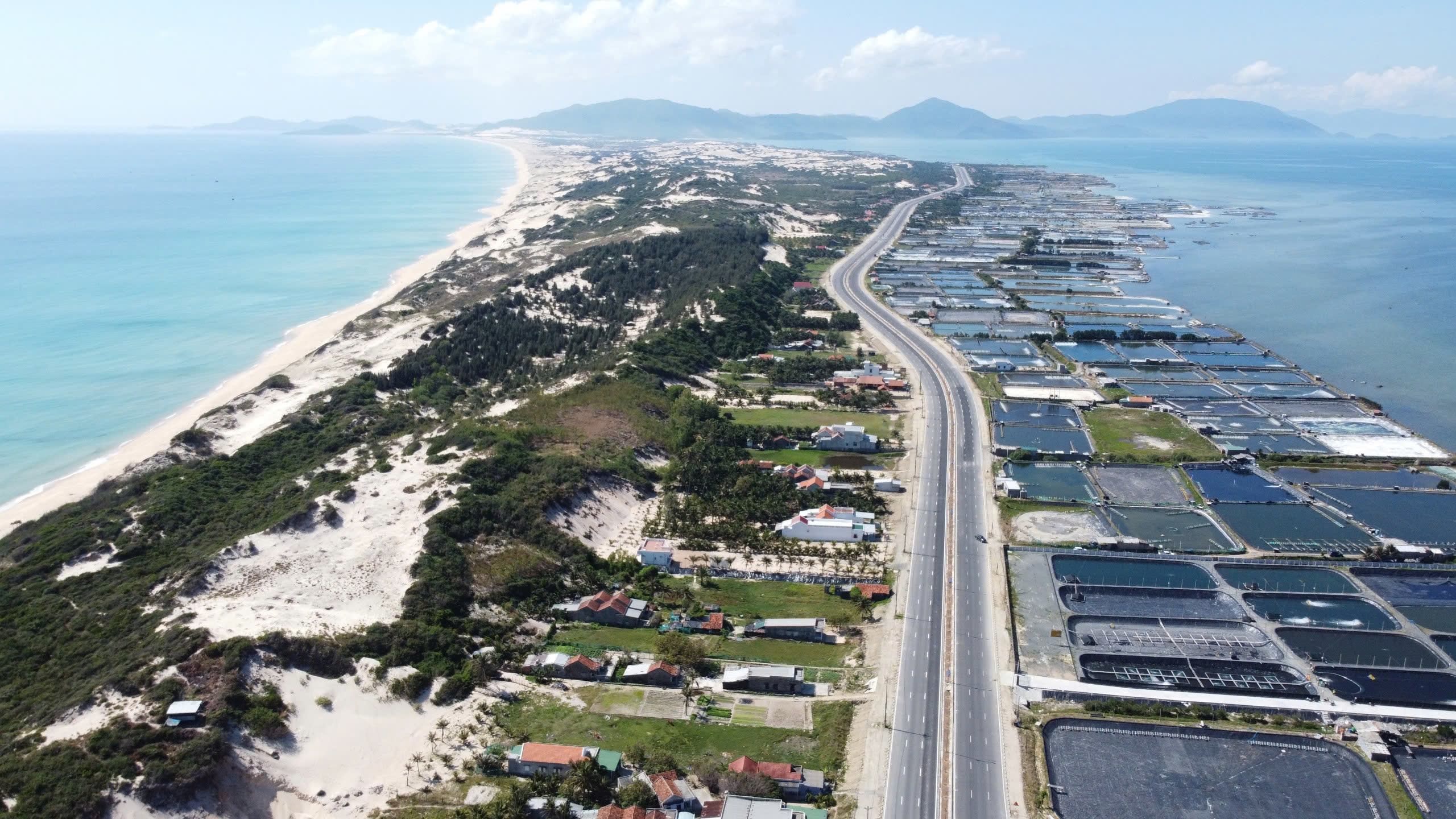 Kh&aacute;nh H&ograve;a l&agrave;m đường rộng 34m từ quốc lộ 1 đi Cảng quốc tế V&acirc;n Phong- Ảnh 1.