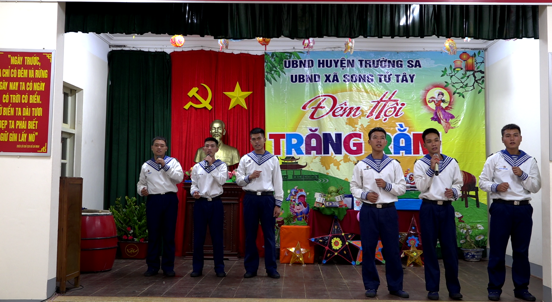 Ấm &aacute;p tết Trung thu tr&ecirc;n quần đảo Trường Sa- Ảnh 2.