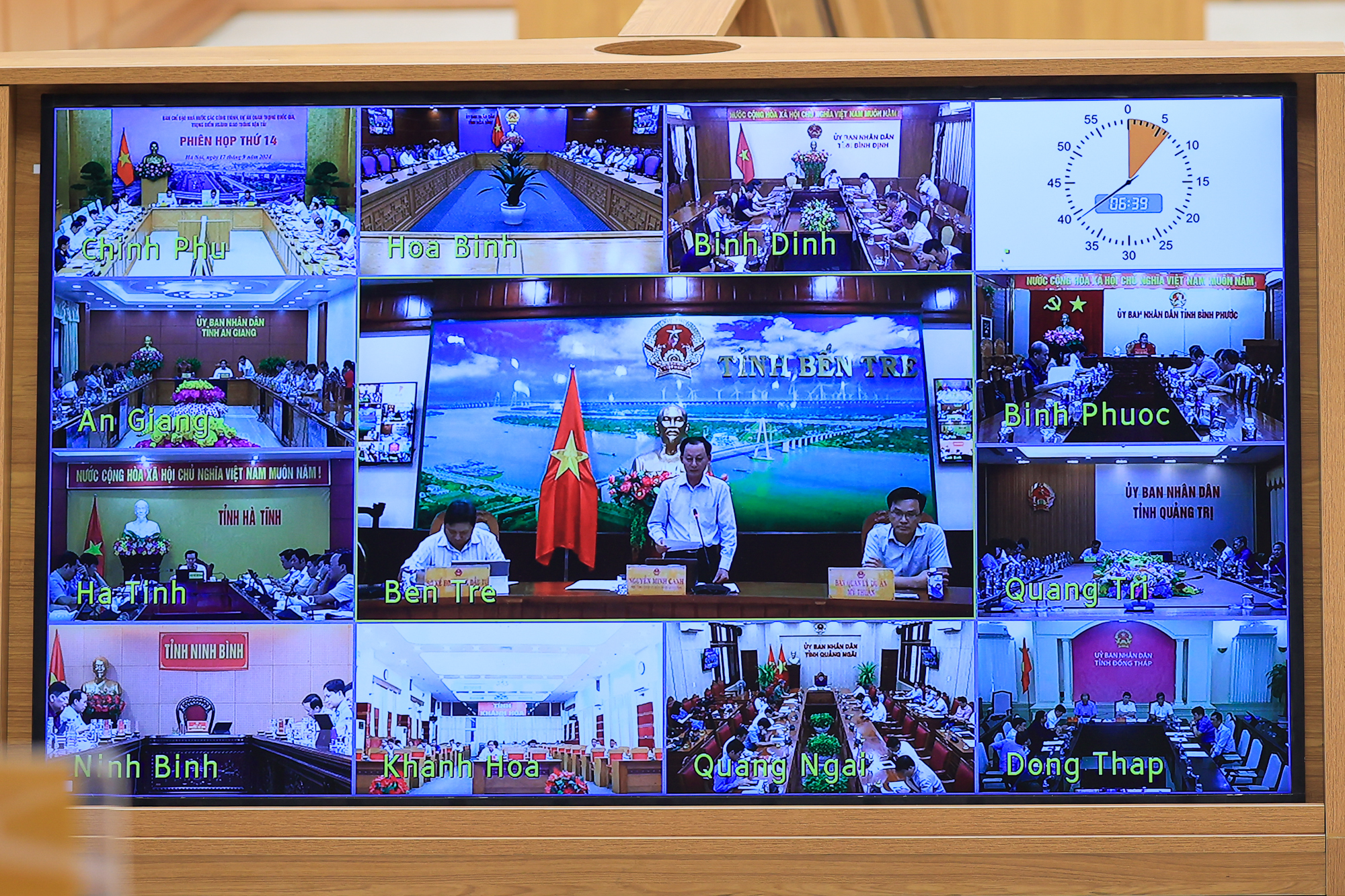 Thủ tướng: "Vượt nắng thắng mưa, kh&ocirc;ng thua gi&oacute; b&atilde;o" để ho&agrave;n th&agrave;nh dự &aacute;n GTVT trọng điểm- Ảnh 2.