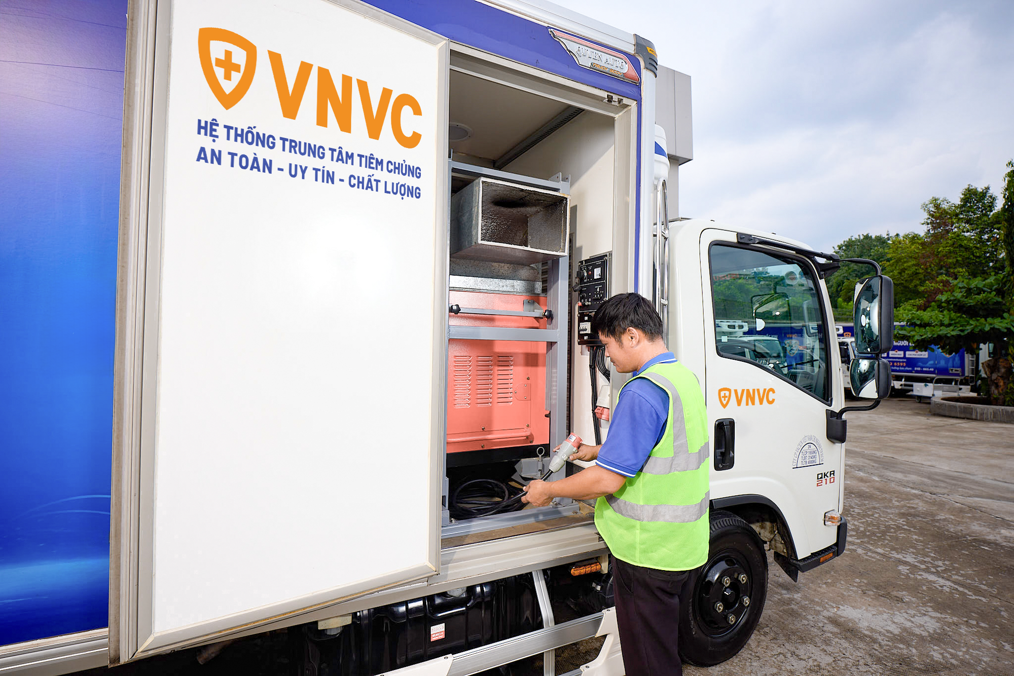 VNVC chủ lực ti&ecirc;m nhiều vắc-xin sởi nhất trong ng&agrave;y đầu tham gia chiến dịch của TP.HCM- Ảnh 5.