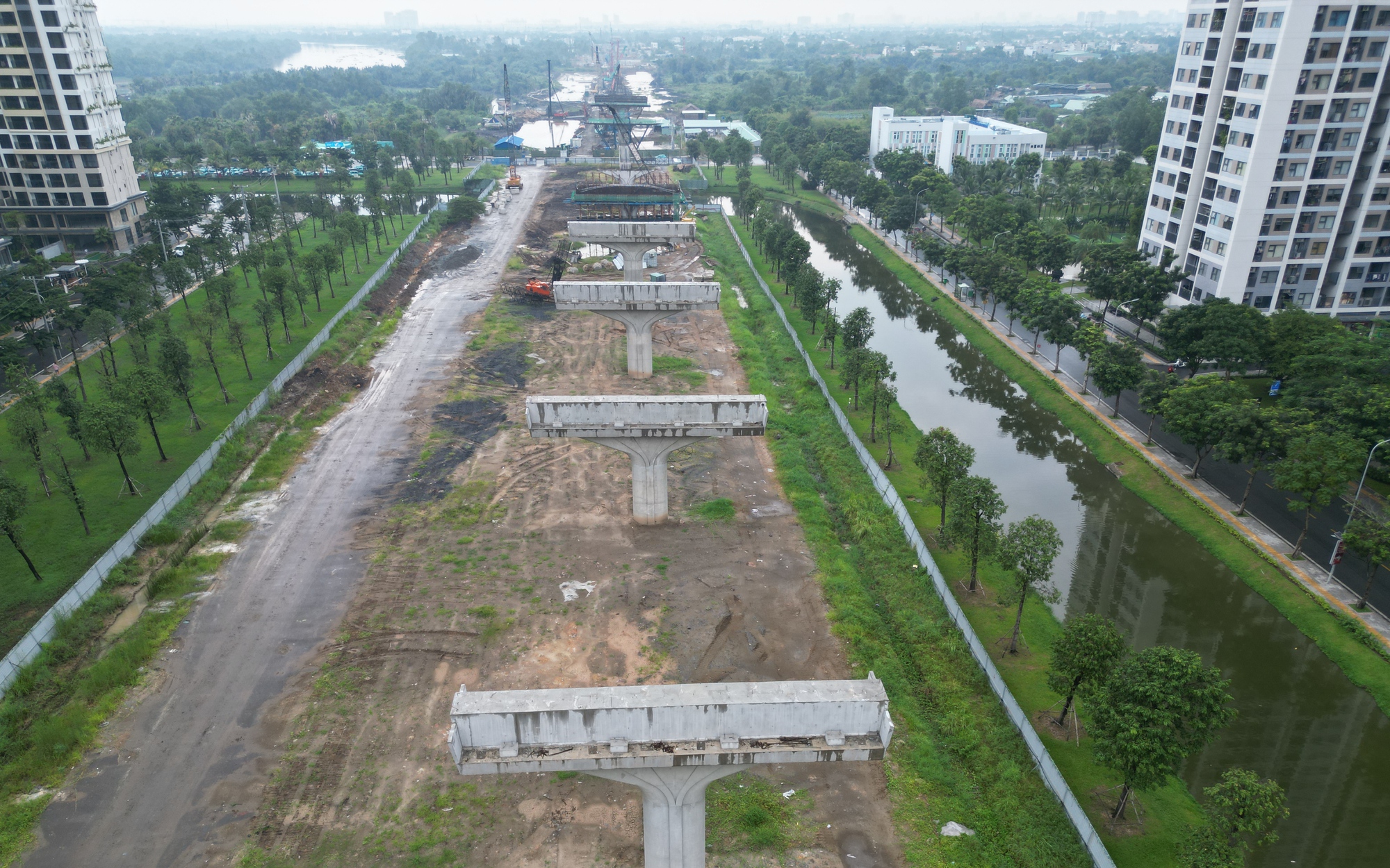 Dự án Vành đai 3 qua Đồng Nai: Hết tháng 9, sẽ cưỡng chế các hộ dân không giao đất- Ảnh 3. Thiếu cát, Vành đai 3 TP.HCM vẫn loay hoay tiến độ