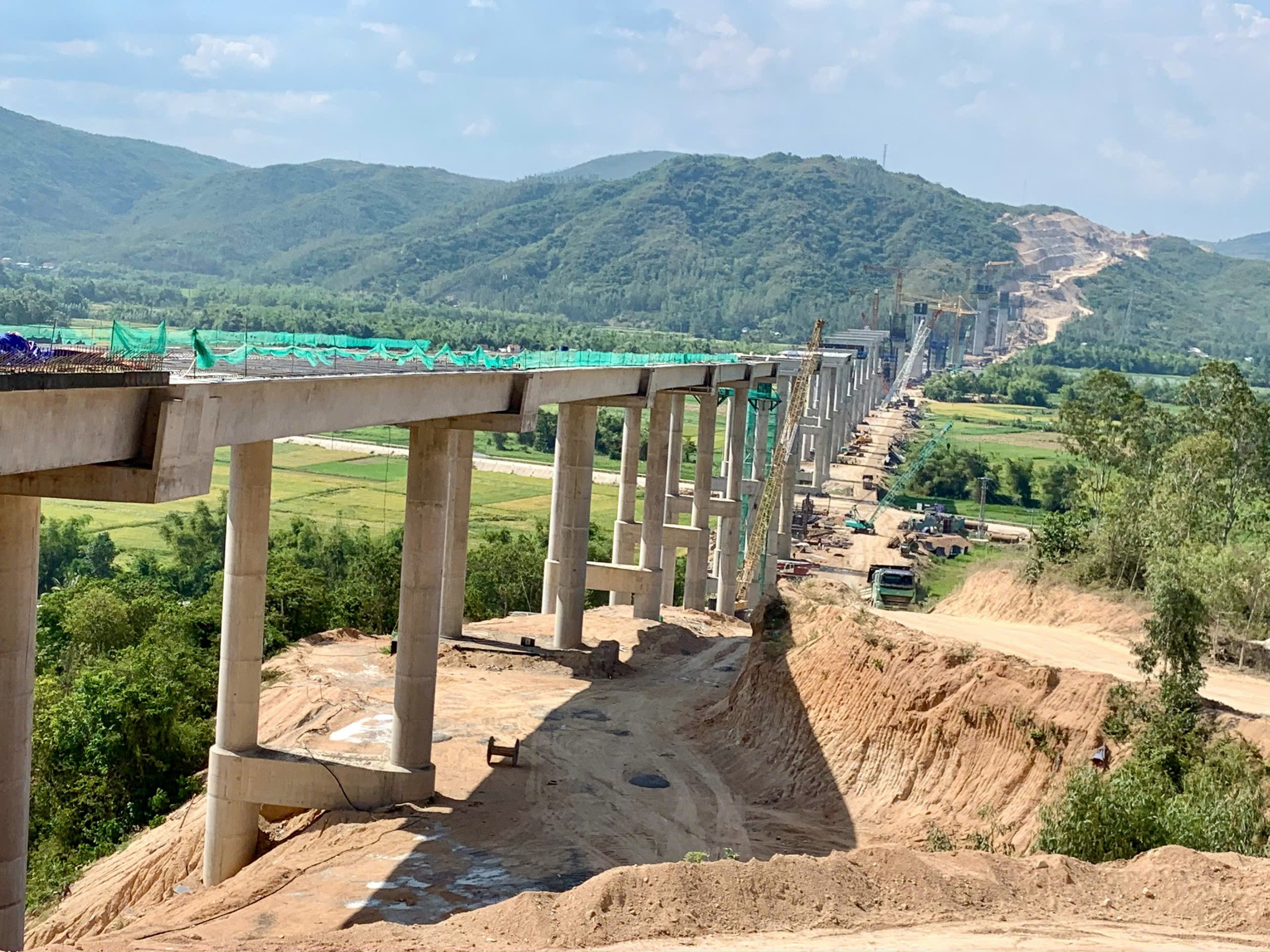 Ph&uacute; Y&ecirc;n ưu ti&ecirc;n đầu tư nhiều tuyến đường kết nối cao tốc Bắc - Nam
- Ảnh 2.