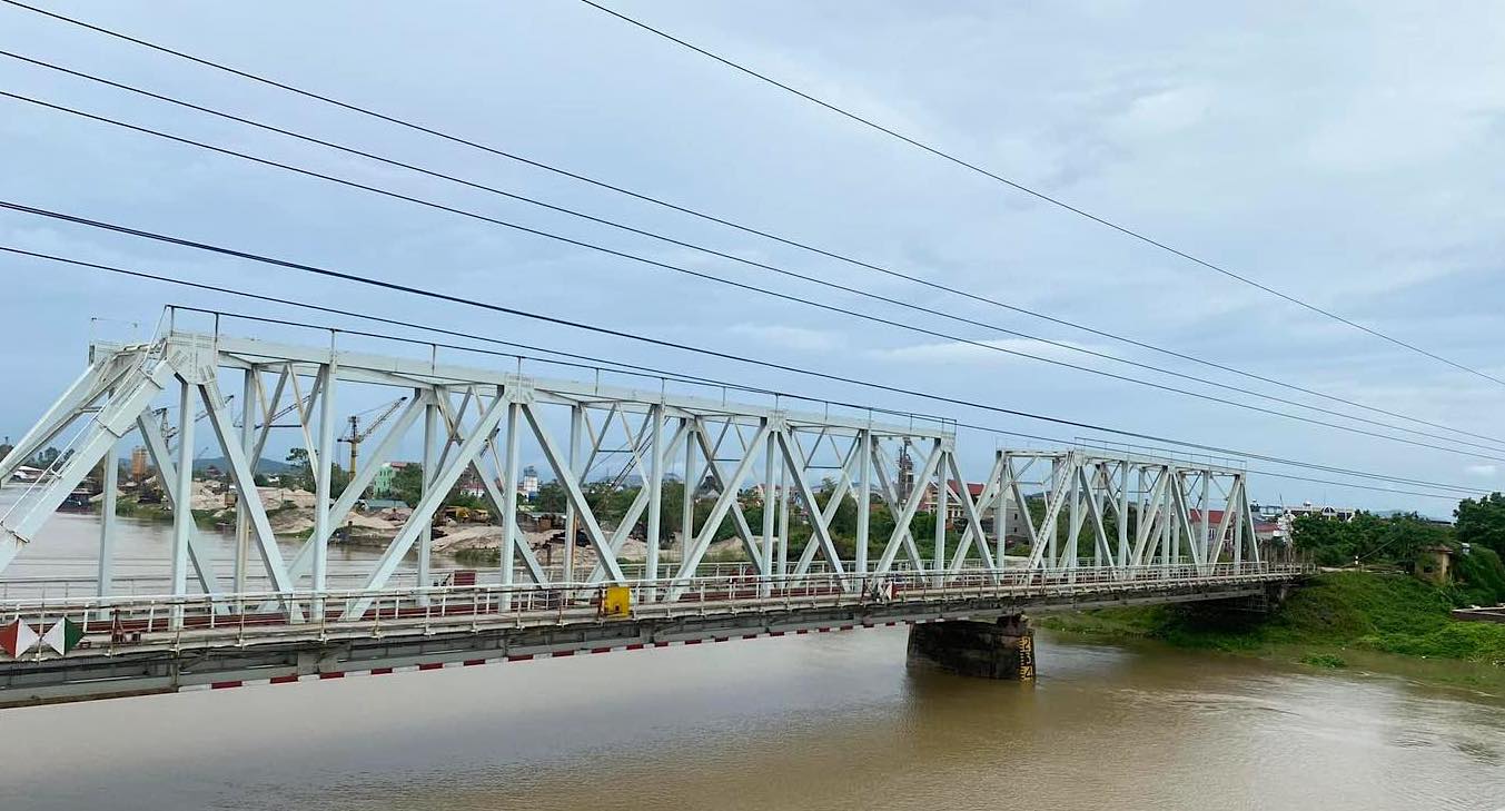 Gỡ to&agrave;n bộ hạn chế giao th&ocirc;ng thủy tại c&aacute;c cầu vượt s&ocirc;ng ph&iacute;a Bắc- Ảnh 1.