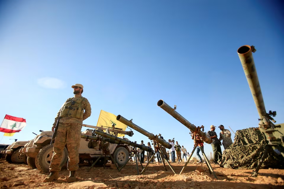 Tuy&ecirc;n bố tấn c&ocirc;ng đ&aacute;p trả Israel, Hezbollah sở hữu những loại vũ kh&iacute; g&igrave;?- Ảnh 1.