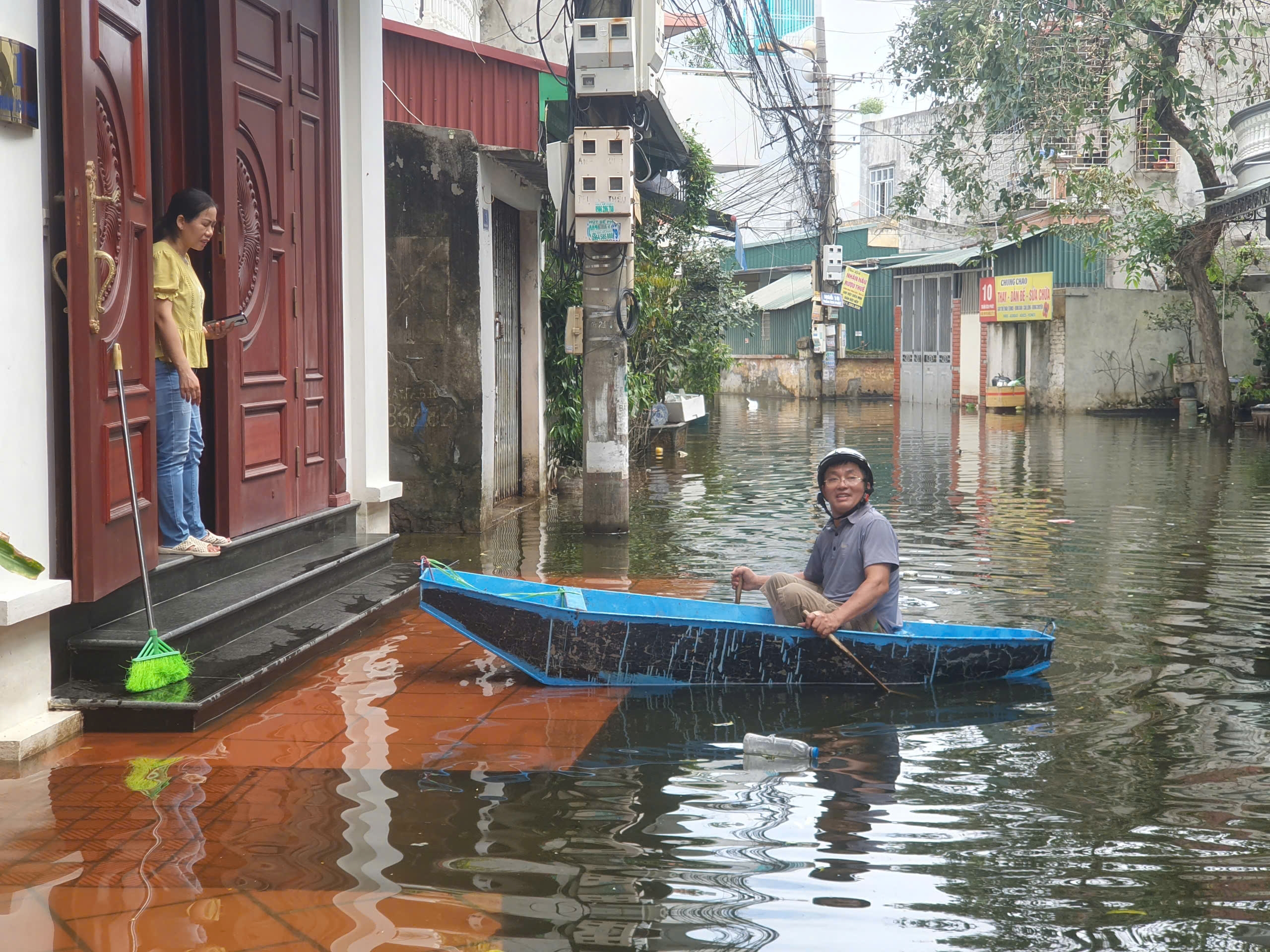 Hải Dương hoạt động trở lại bến xe kh&aacute;ch Hải T&acirc;n, nhiều tuyến phố vẫn ngập- Ảnh 3.