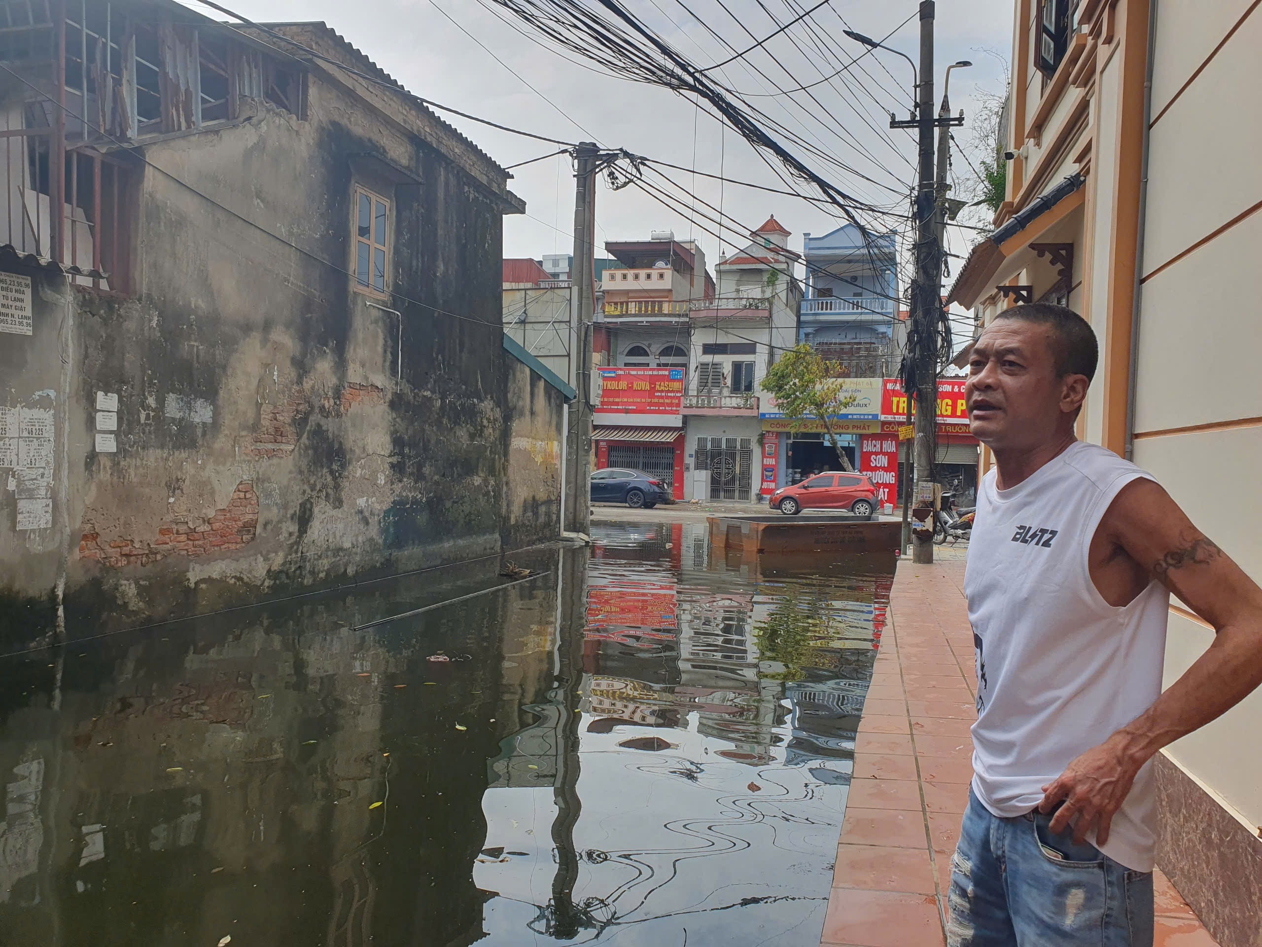 Hải Dương hoạt động trở lại bến xe kh&aacute;ch Hải T&acirc;n, nhiều tuyến phố vẫn ngập- Ảnh 2.