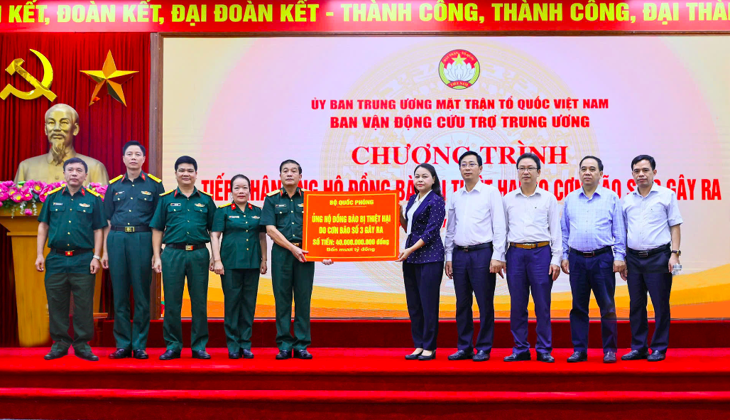 MB ủng hộ hơn 14 tỷ đồng cho đồng b&agrave;o ảnh hưởng bởi b&atilde;o lũ- Ảnh 1.