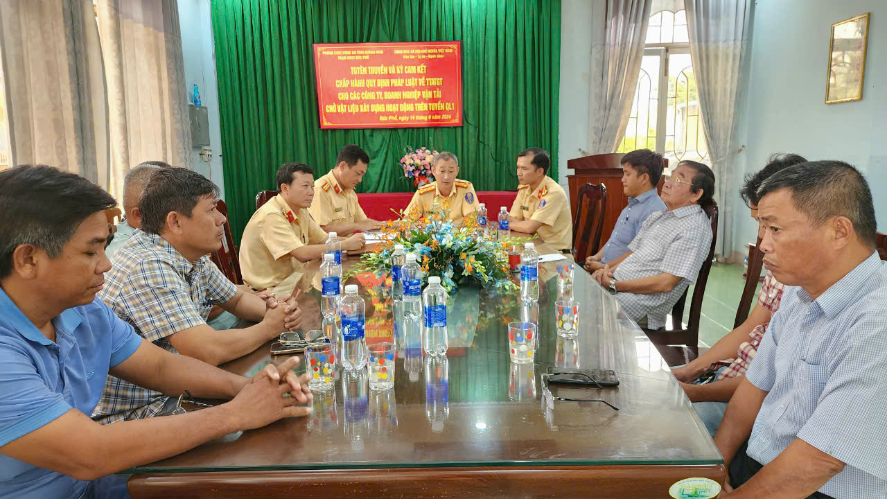Quảng Ng&atilde;i: Lập trạm c&acirc;n gần cửa mỏ đ&aacute;, xử l&yacute; nghi&ecirc;m t&agrave;i xế chở qu&aacute; tải- Ảnh 6.