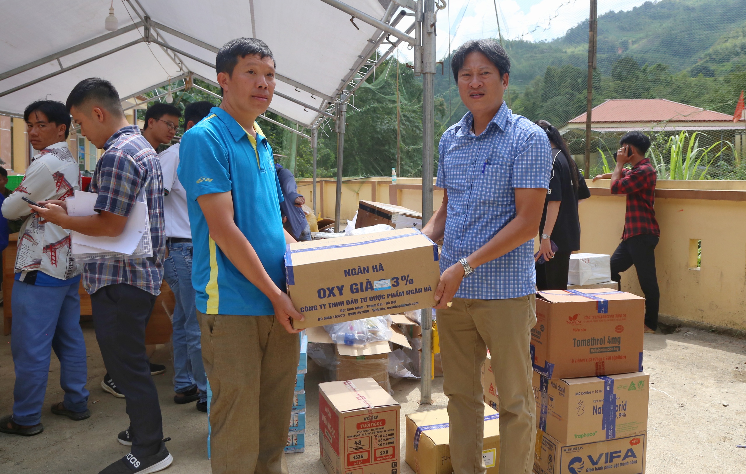 B&aacute;o Giao th&ocirc;ng v&agrave; CC1 trao tiền x&acirc;y nh&agrave;, trao qu&agrave; cho người d&acirc;n bị lũ qu&eacute;t ở Cao Bằng- Ảnh 9.