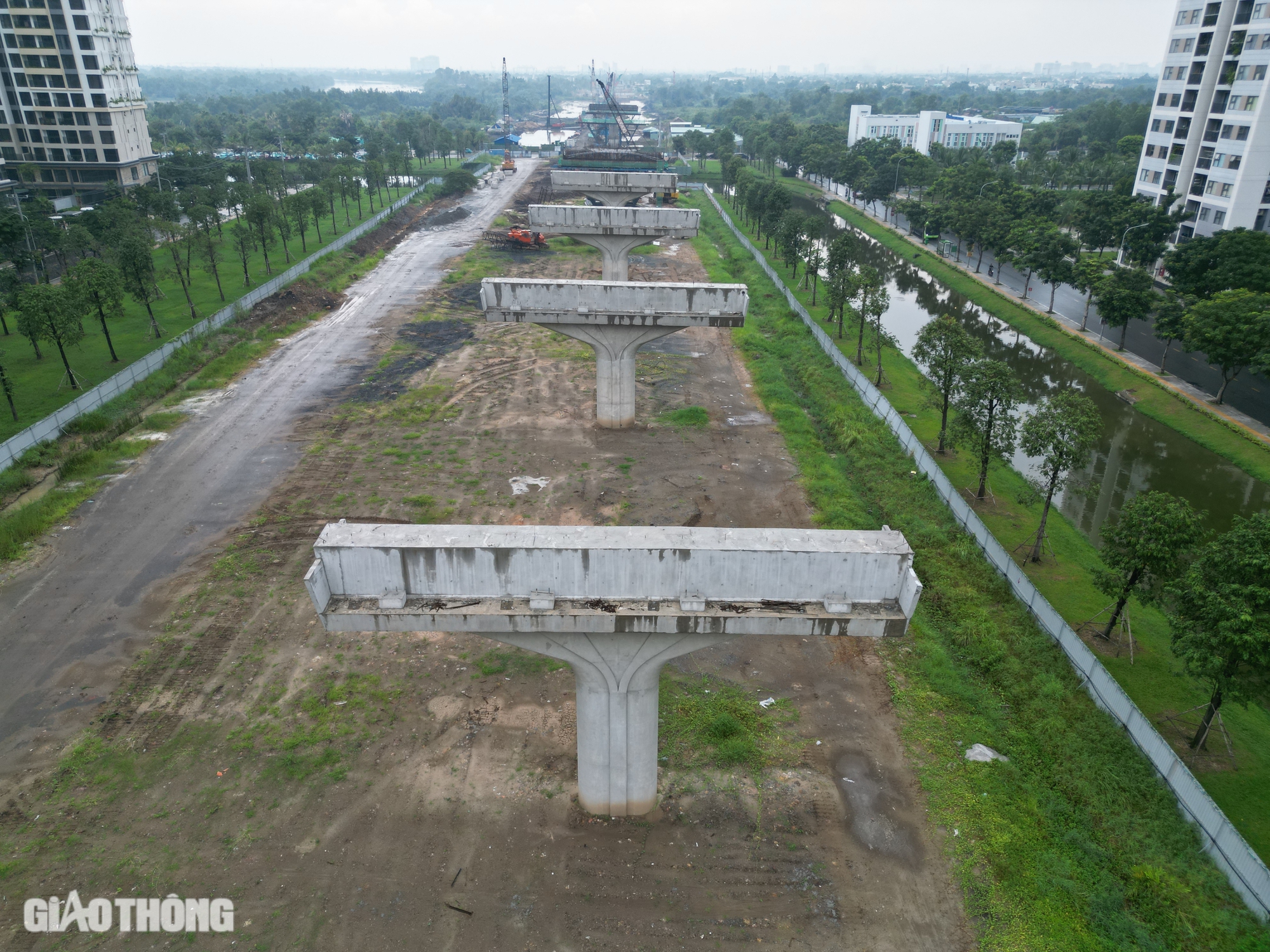 Hình hài dự án Vành đai 3 sau gần 15 tháng "vượt nắng thắng mưa"- Ảnh 11. Hình hài dự án Vành đai 3 sau gần 15 tháng "vượt nắng thắng mưa"- Ảnh 11.