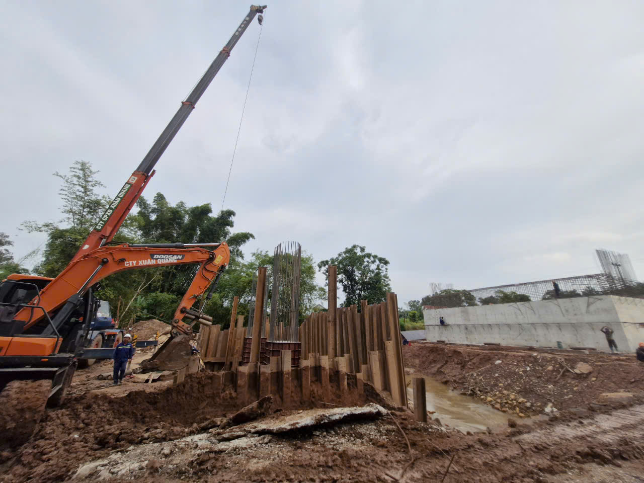 H&agrave;ng trăm c&ocirc;ng nh&acirc;n thi c&ocirc;ng xuy&ecirc;n lễ, đẩy tiến độ dự &aacute;n n&acirc;ng cấp QL4B- Ảnh 17.