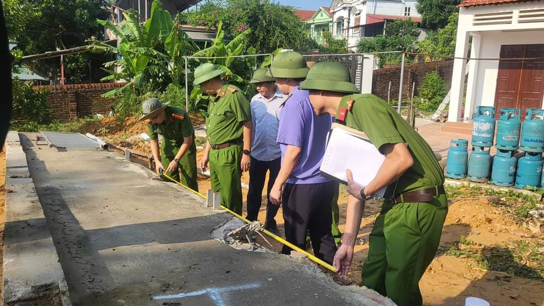 Ph&uacute; Thọ: Trục vớt nhịp cầu Phong Ch&acirc;u, t&igrave;m thấy th&ecirc;m 1 nạn nh&acirc;n- Ảnh 5.