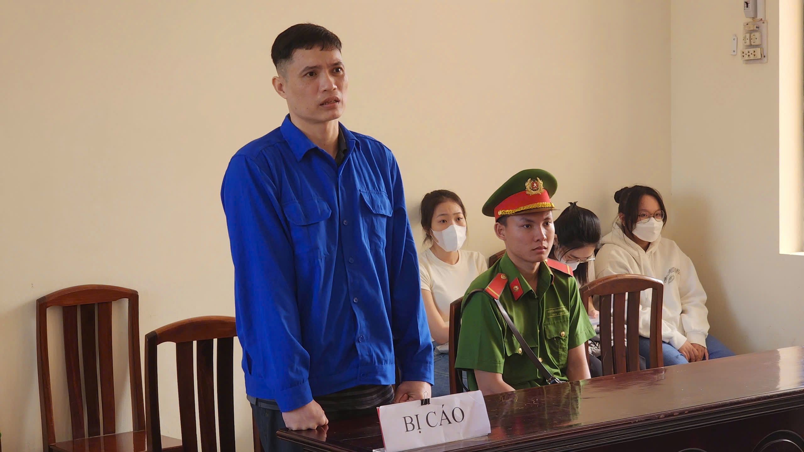 V&ocirc; t&igrave;nh giết vợ hờ sau khi sử dụng ma t&uacute;y, g&atilde; đ&agrave;n &ocirc;ng lĩnh 13 năm t&ugrave;- Ảnh 1.
