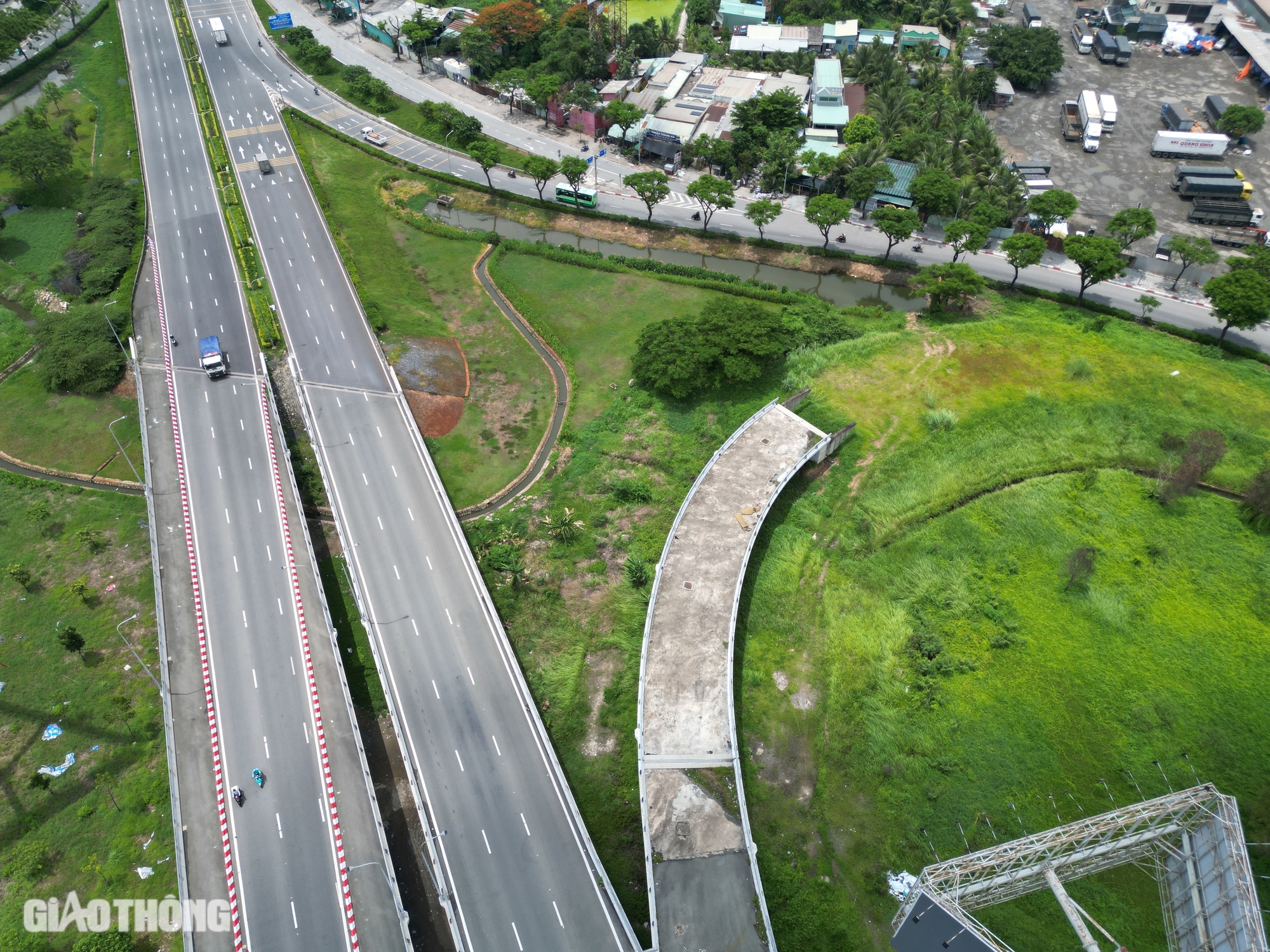 TP.HCM chấm dứt hợp đồng với nh&agrave; đầu tư BOT đường nối cao tốc Trung Lương- Ảnh 2.