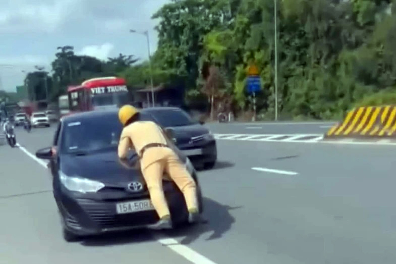 Vi phạm nồng độ cồn, hơn 2.700 &ocirc; t&ocirc;, xe m&aacute;y ở H&agrave; Nội bị tạm giữ trong 1 th&aacute;ng- Ảnh 2.