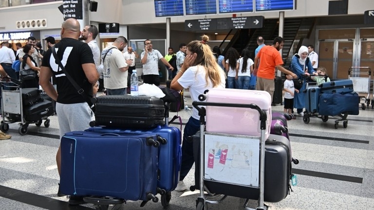 Lebanon cấm mang m&aacute;y nhắn tin, bộ đ&agrave;m l&ecirc;n m&aacute;y bay sau 2 vụ nổ h&agrave;ng loạt- Ảnh 1.