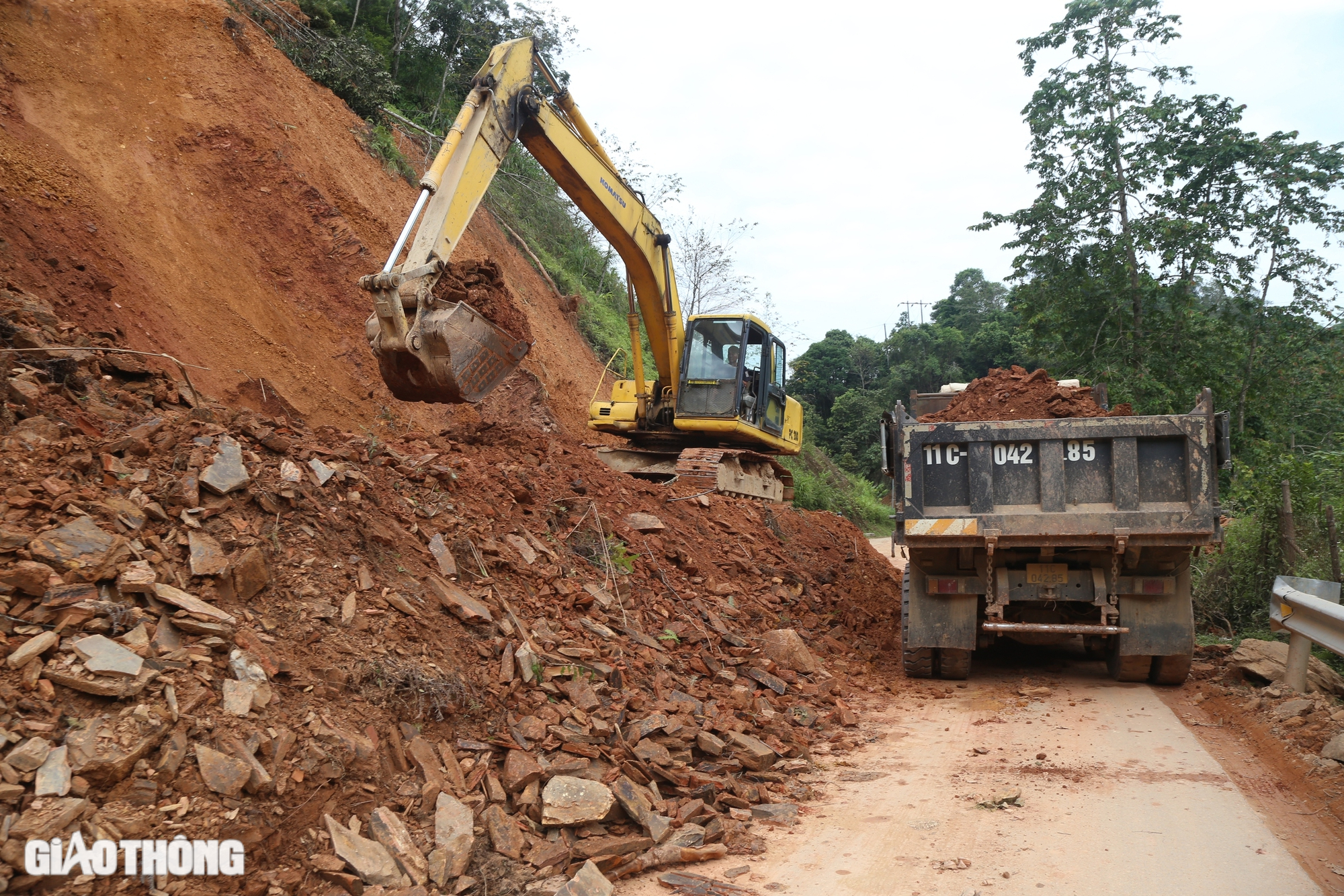 Cao Bằng: QL34 ngổn ngang điểm sạt lở, nguy cơ đứt đường, mất an to&agrave;n giao th&ocirc;ng- Ảnh 20.