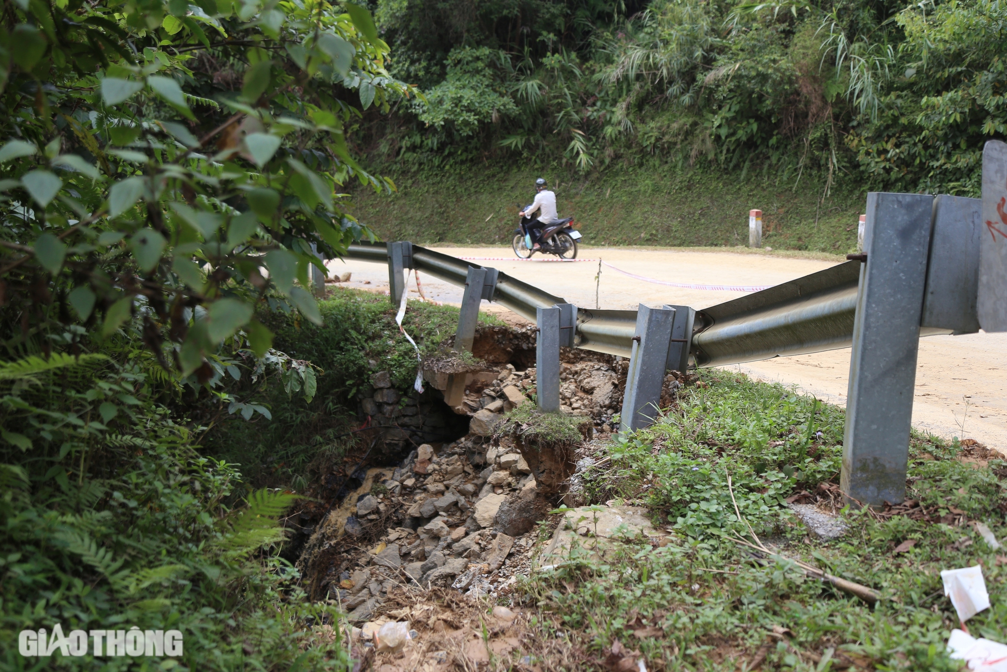 Cao Bằng: QL34 ngổn ngang điểm sạt lở, nguy cơ đứt đường, mất an to&agrave;n giao th&ocirc;ng- Ảnh 11.