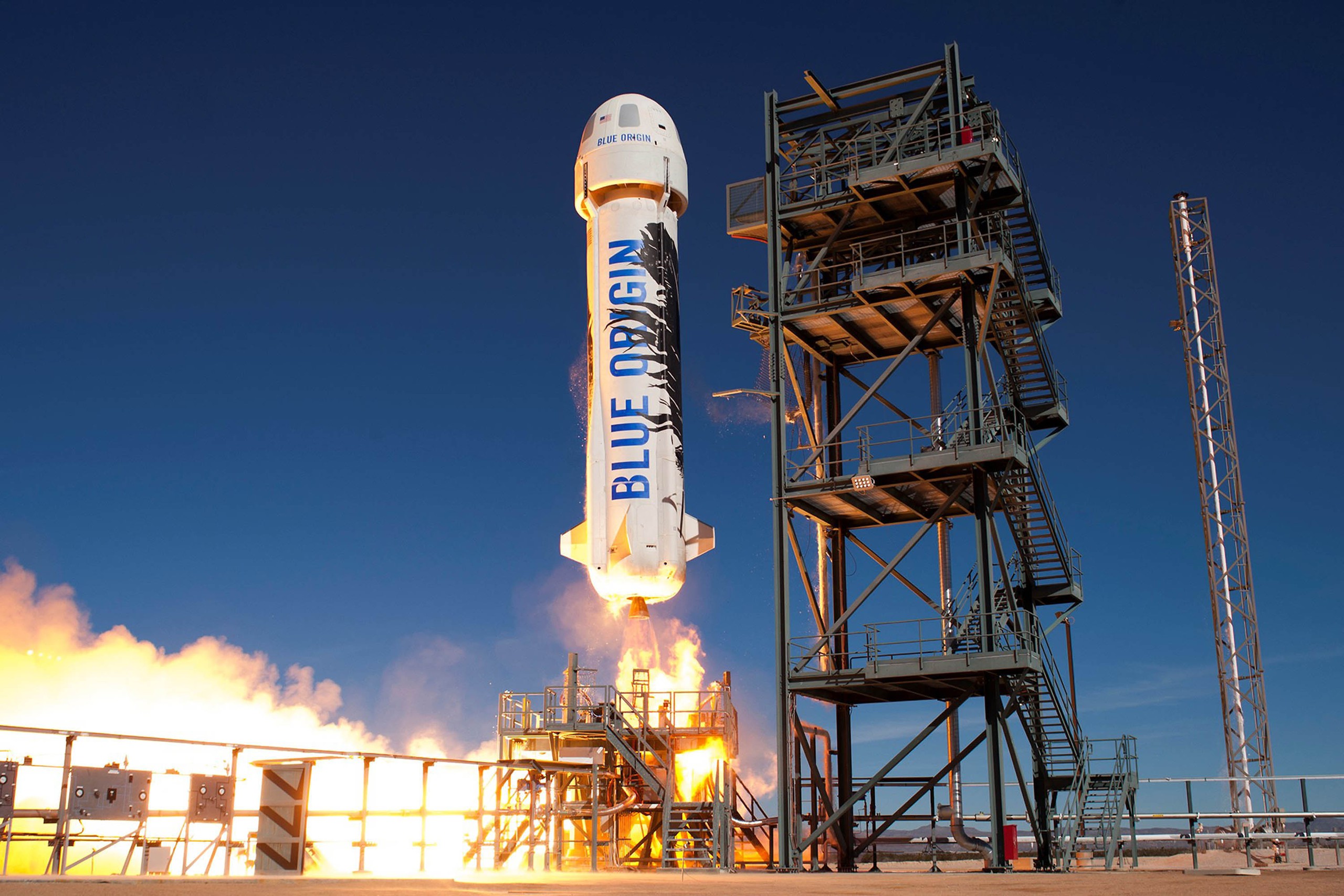 Được tỷ ph&uacute; Jeff Bezos bơm tiền khủng, Blue Origin c&oacute; cửa đua với SpaceX của Elon Musk?- Ảnh 1.