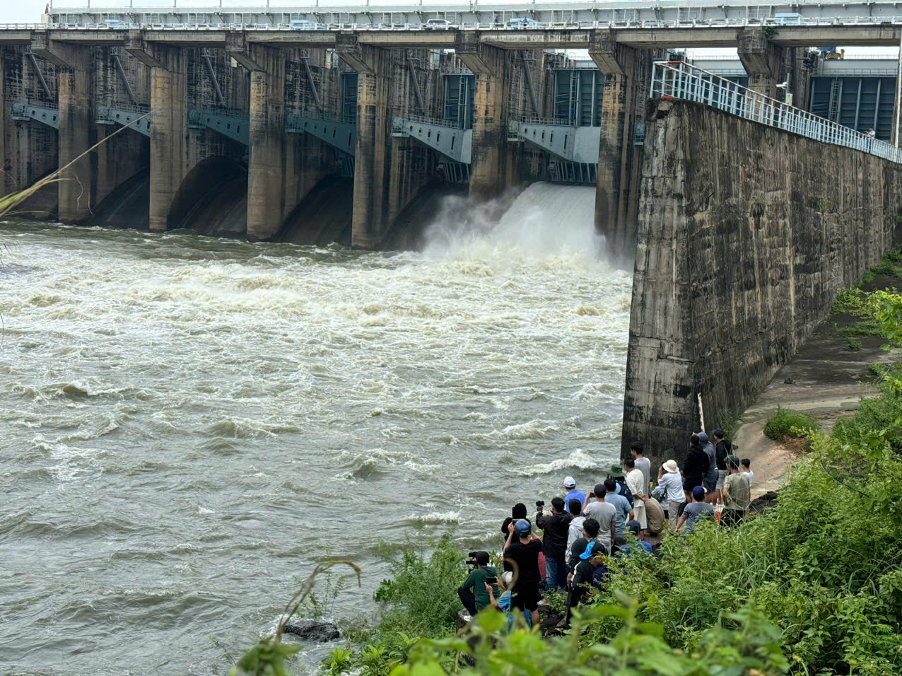 Hồ thủy điện Trị An tăng xả lũ gấp đ&ocirc;i v&agrave;o ng&agrave;y mai- Ảnh 2.
